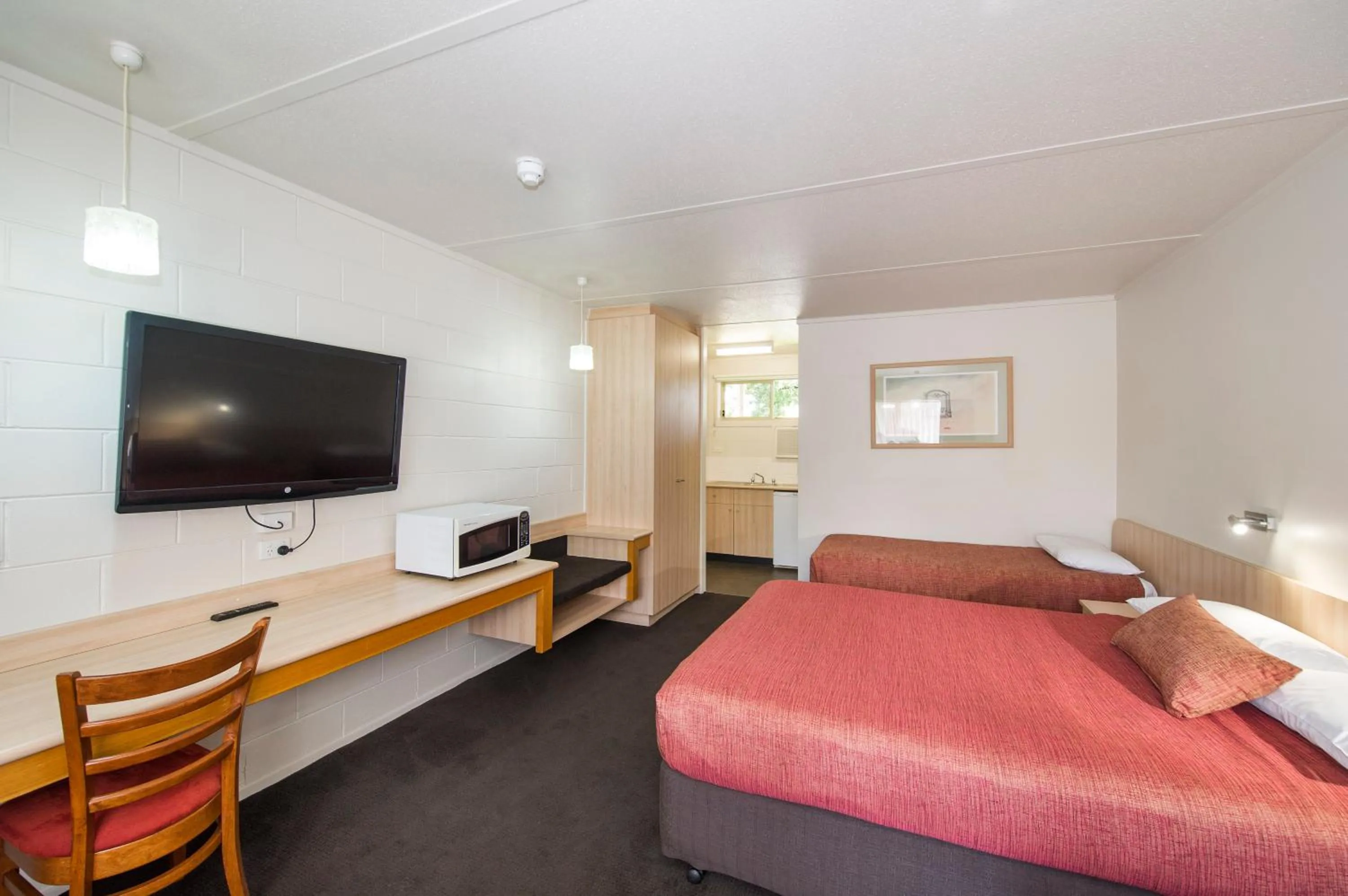 Day, Bed in Box Hill Motel