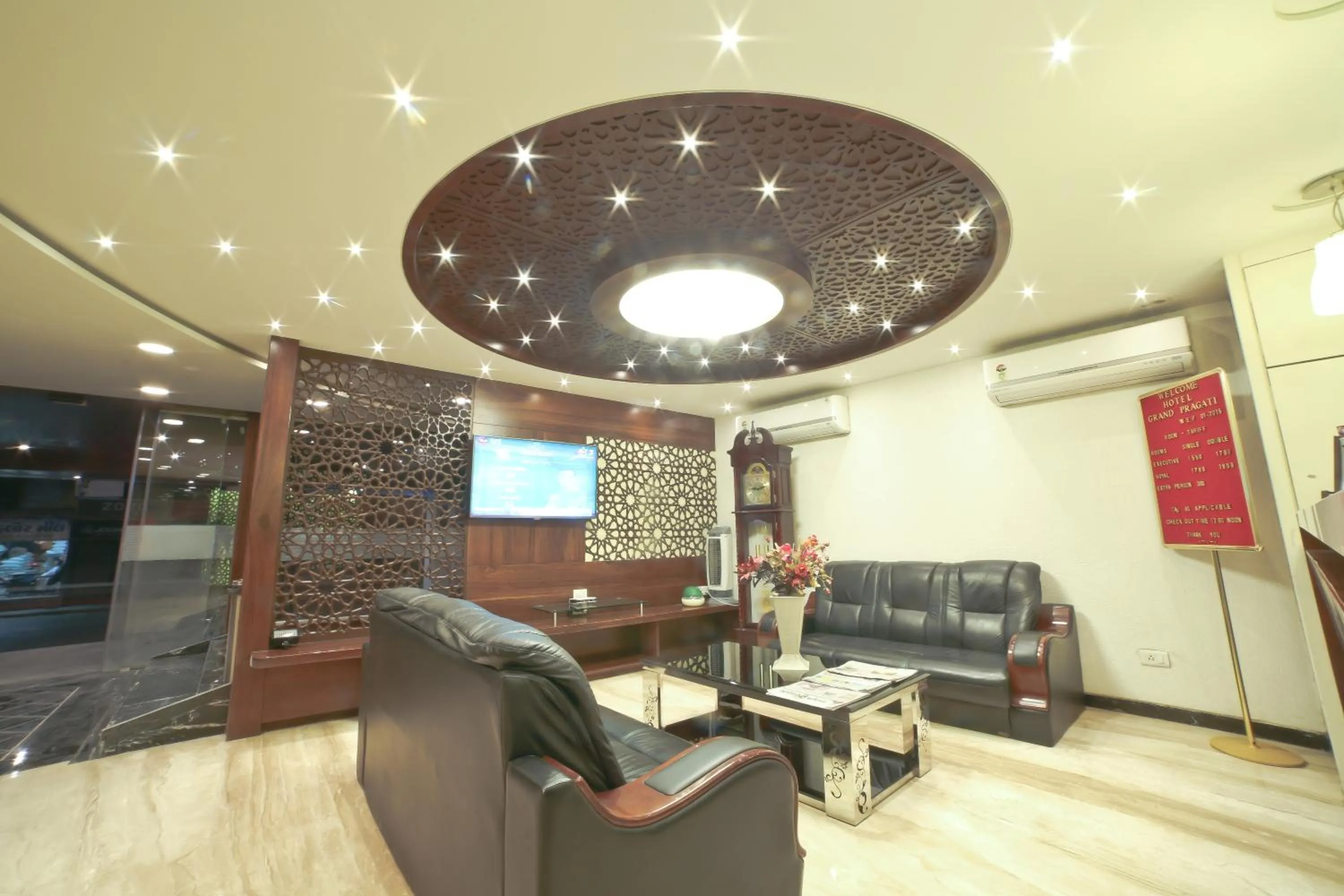 Lobby or reception in Hotel Grand Pragati