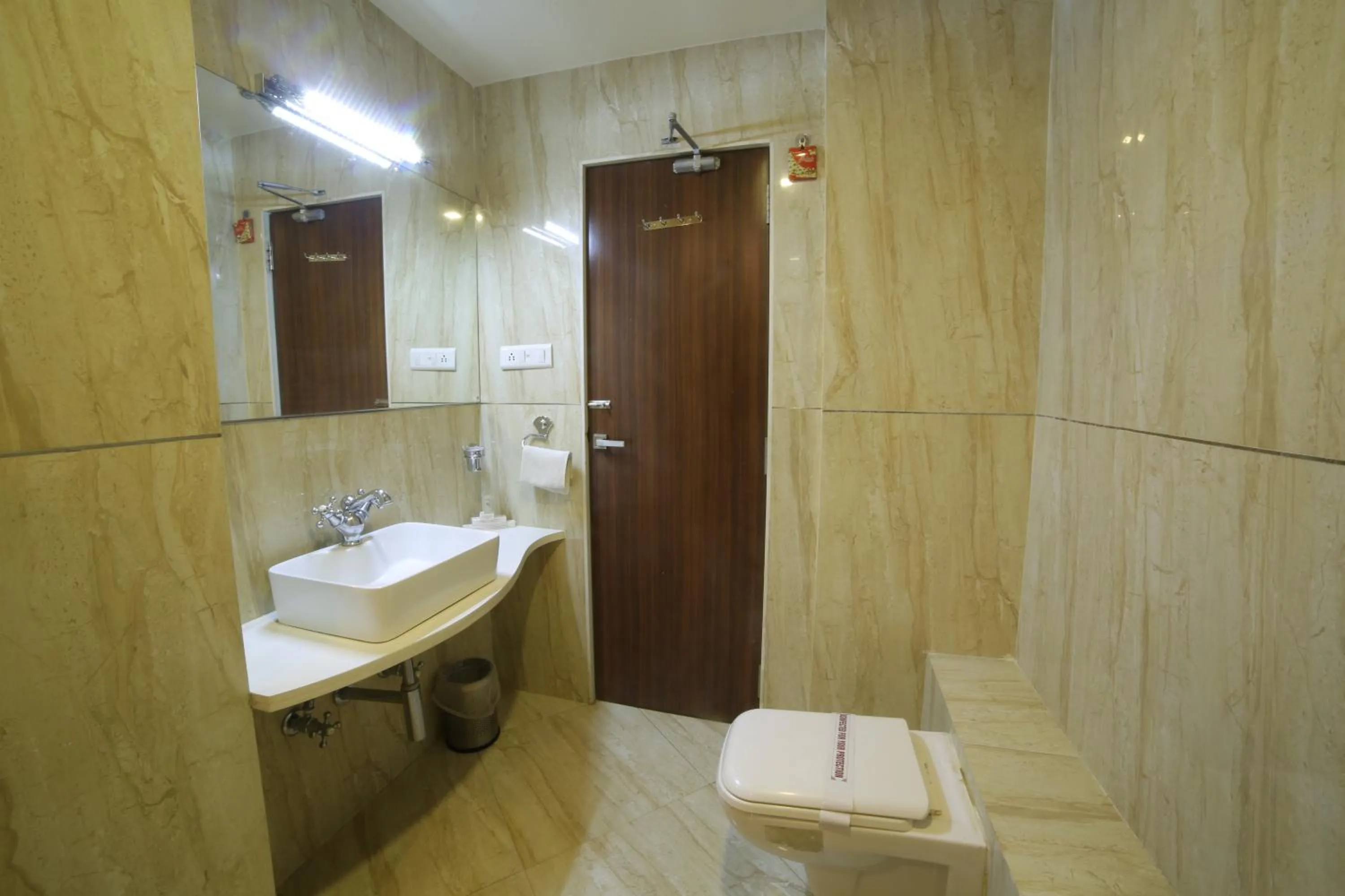 Bathroom in Hotel Grand Pragati