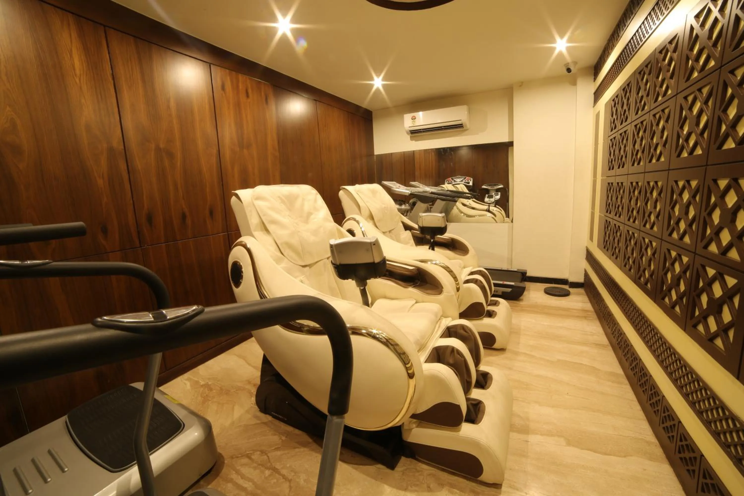 Fitness centre/facilities in Hotel Grand Pragati