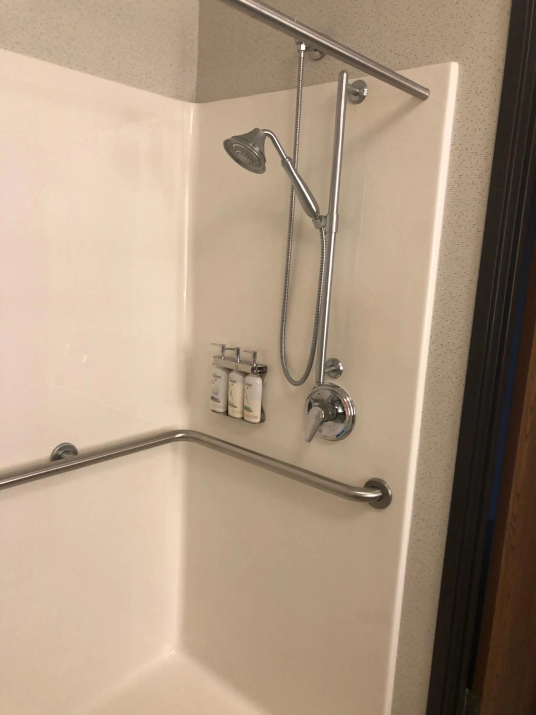 TV and multimedia in Holiday Inn Express Mt. Vernon by IHG