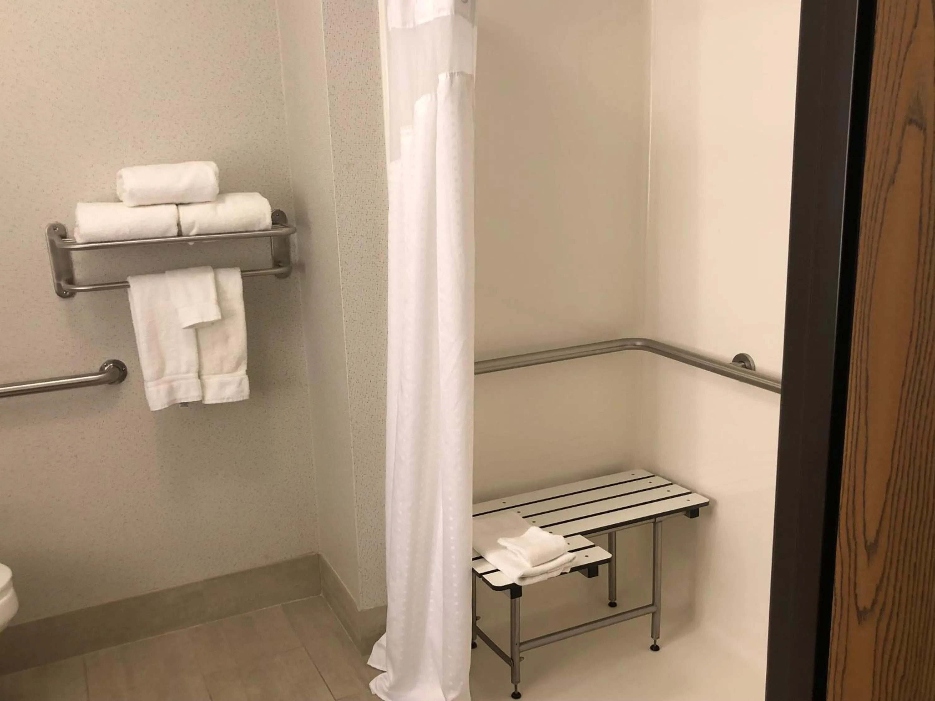 Toilet in Holiday Inn Express Mt. Vernon by IHG