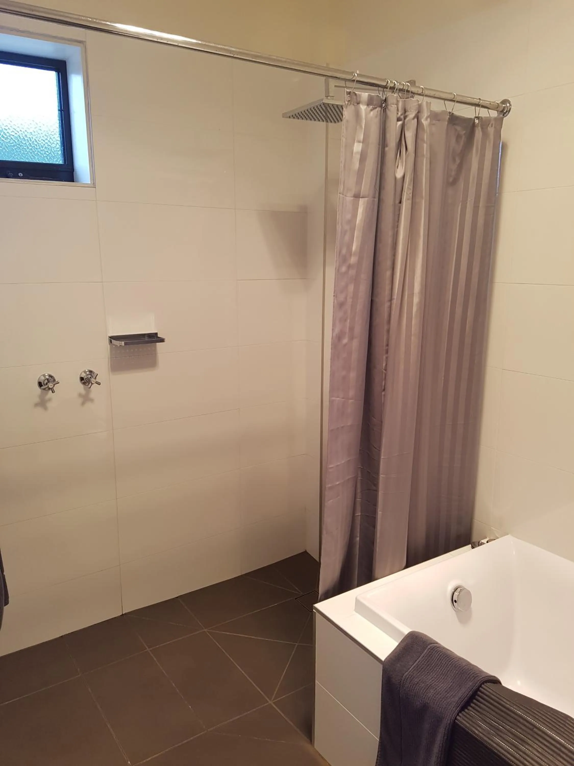 Bathroom in Saladin Lodge