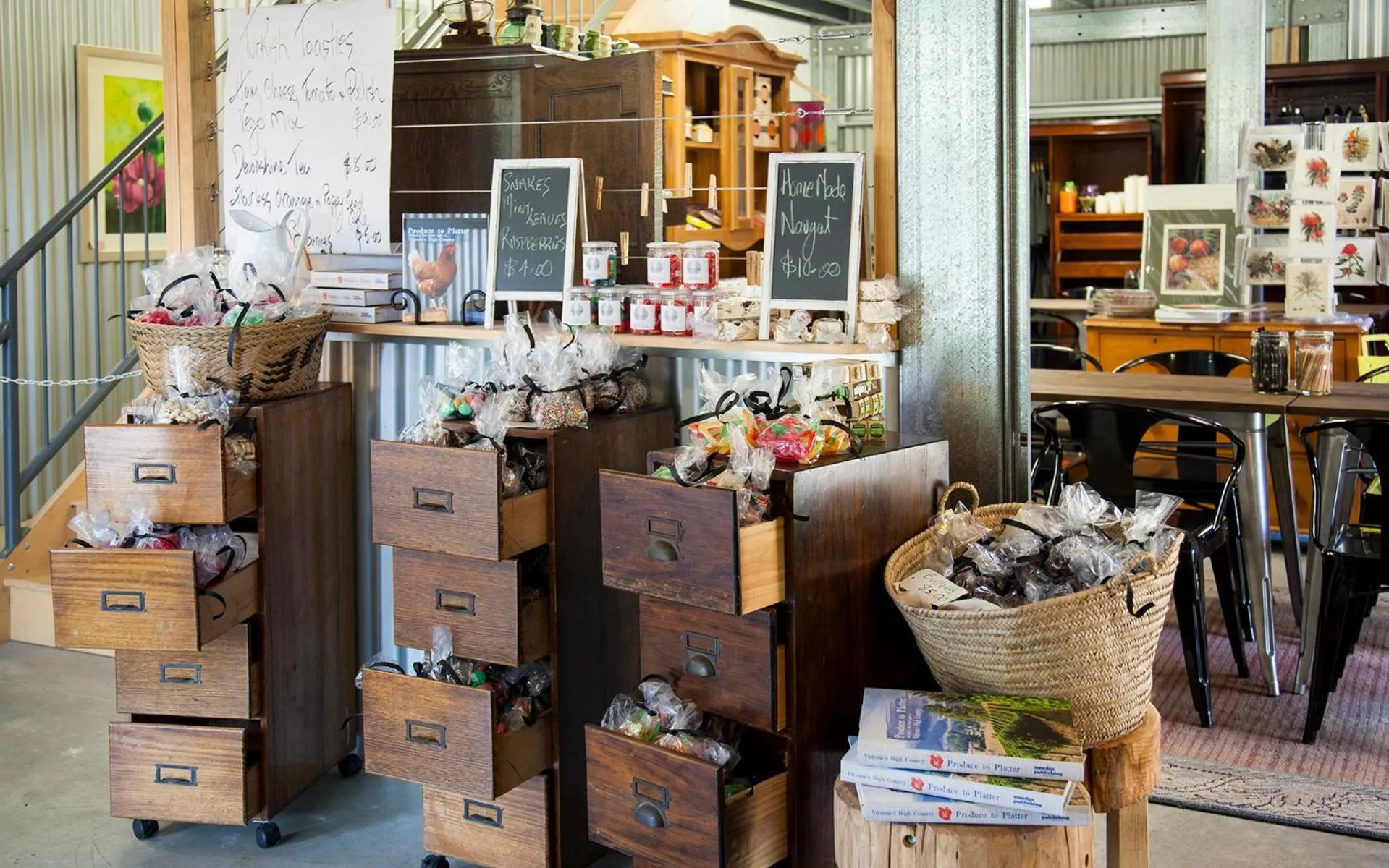 On-site shops in Saladin Lodge