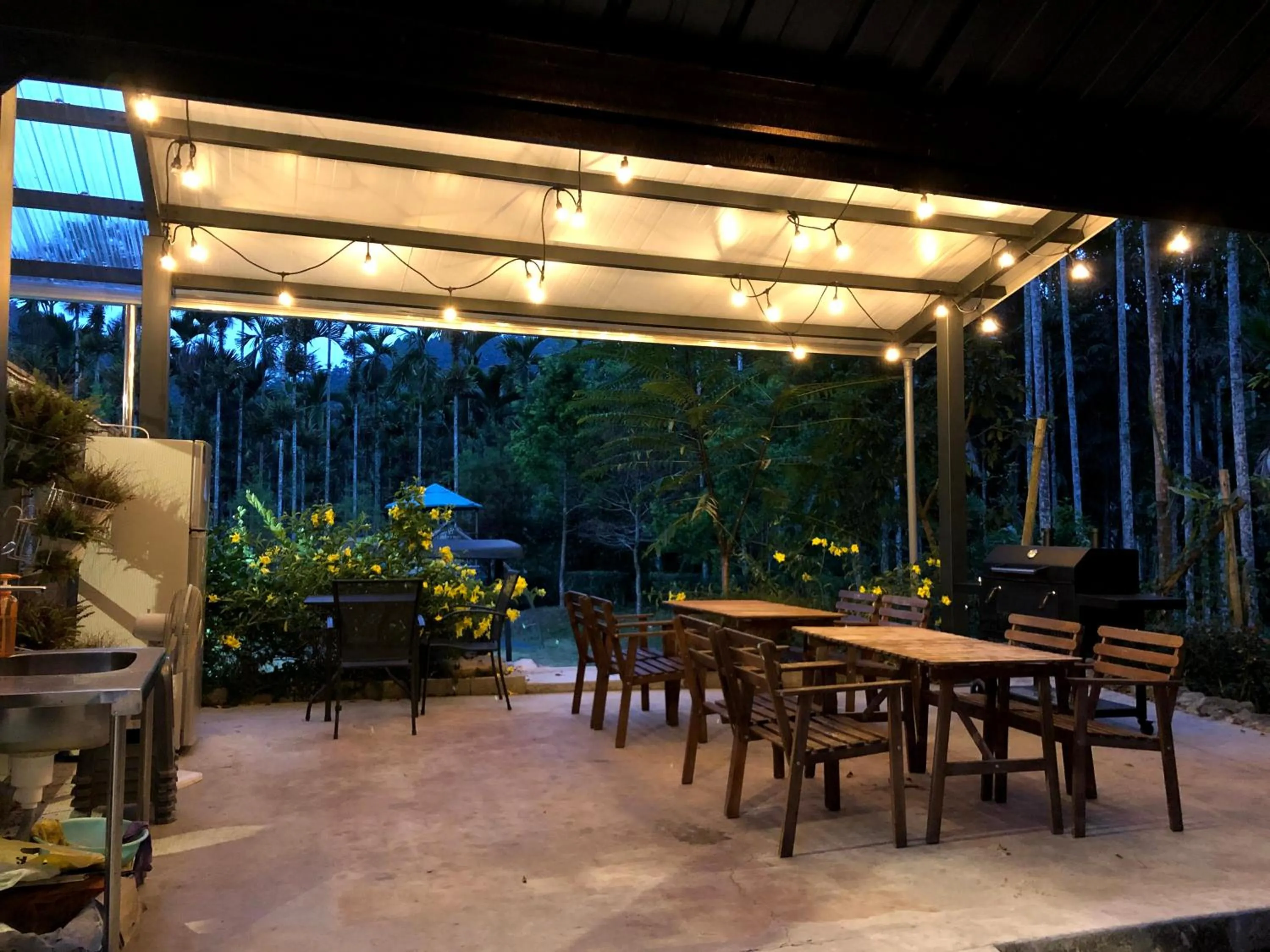 BBQ facilities in Notting Hill B&B