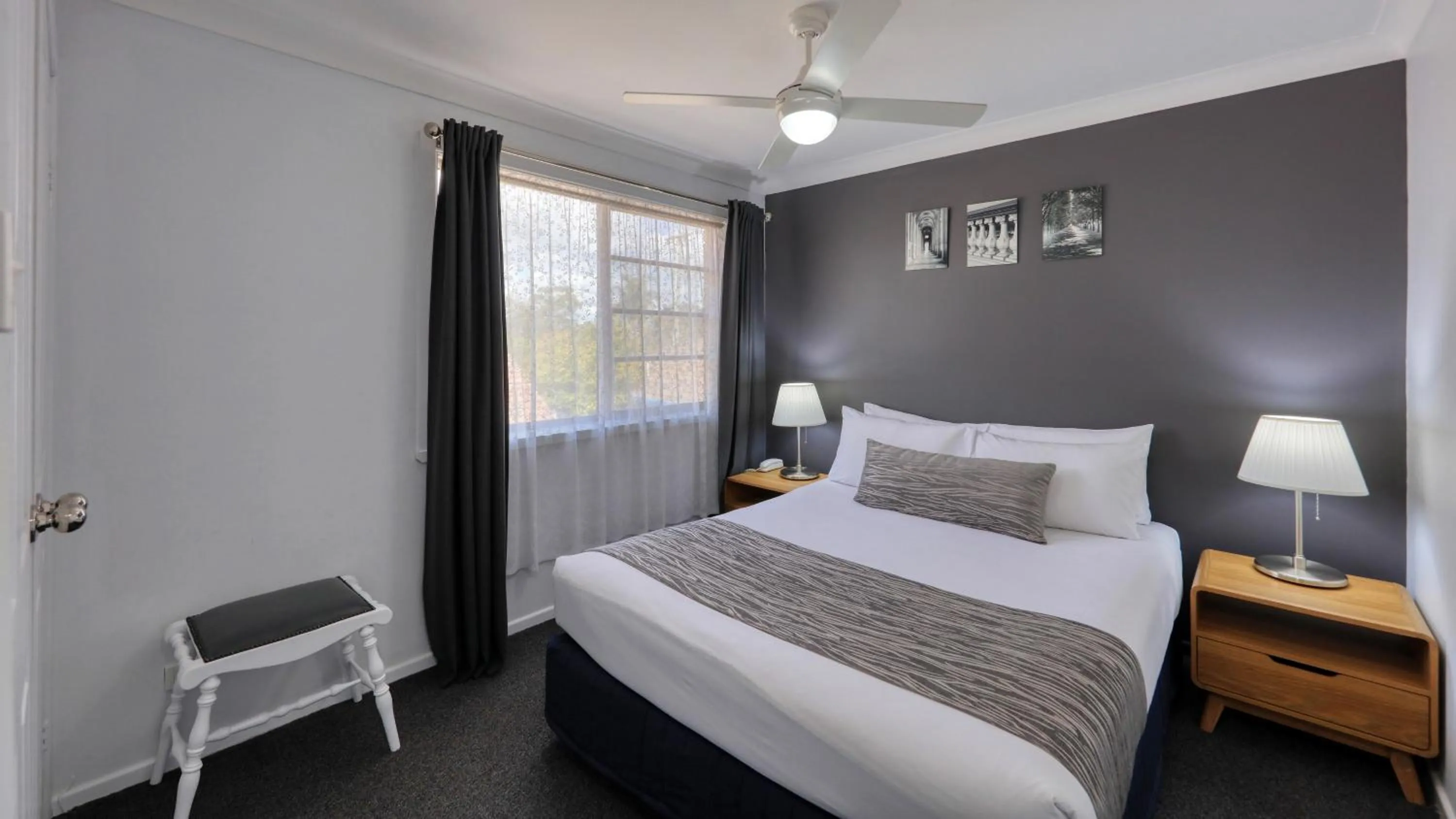 Bedroom, Bed in Colonial Motel & Apartments