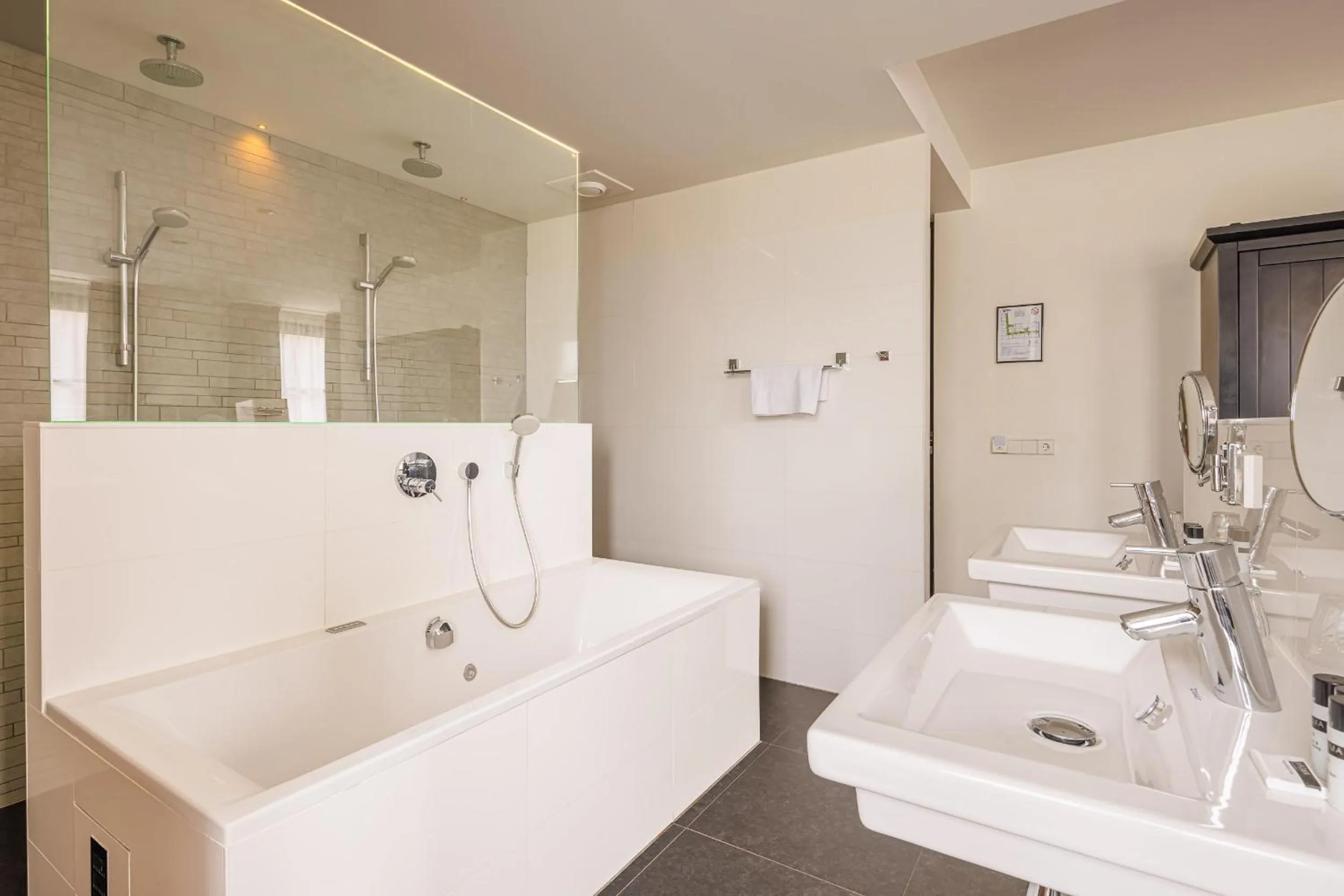 Shower in Grand Hotel Alkmaar