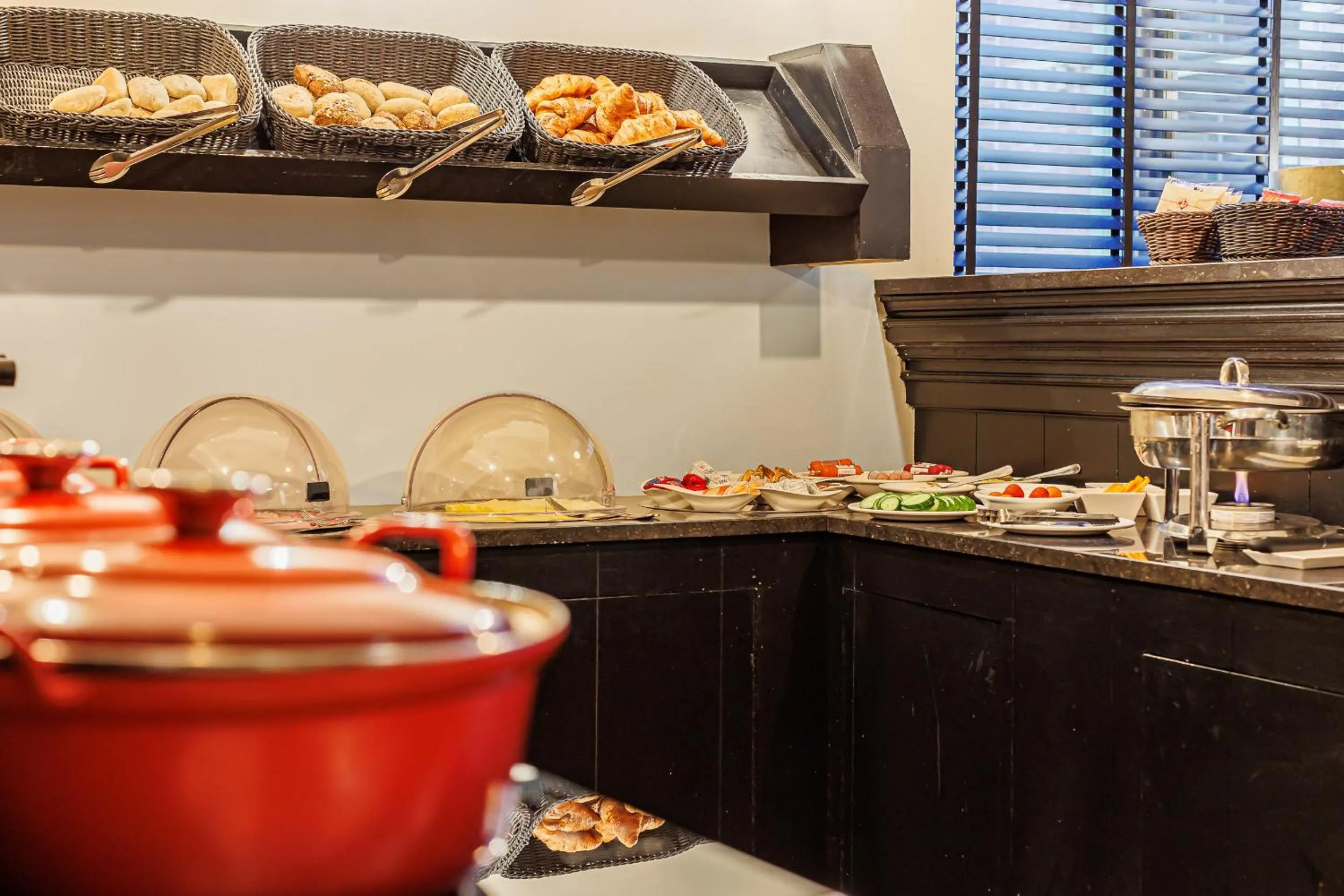 Kitchen or kitchenette in Grand Hotel Alkmaar