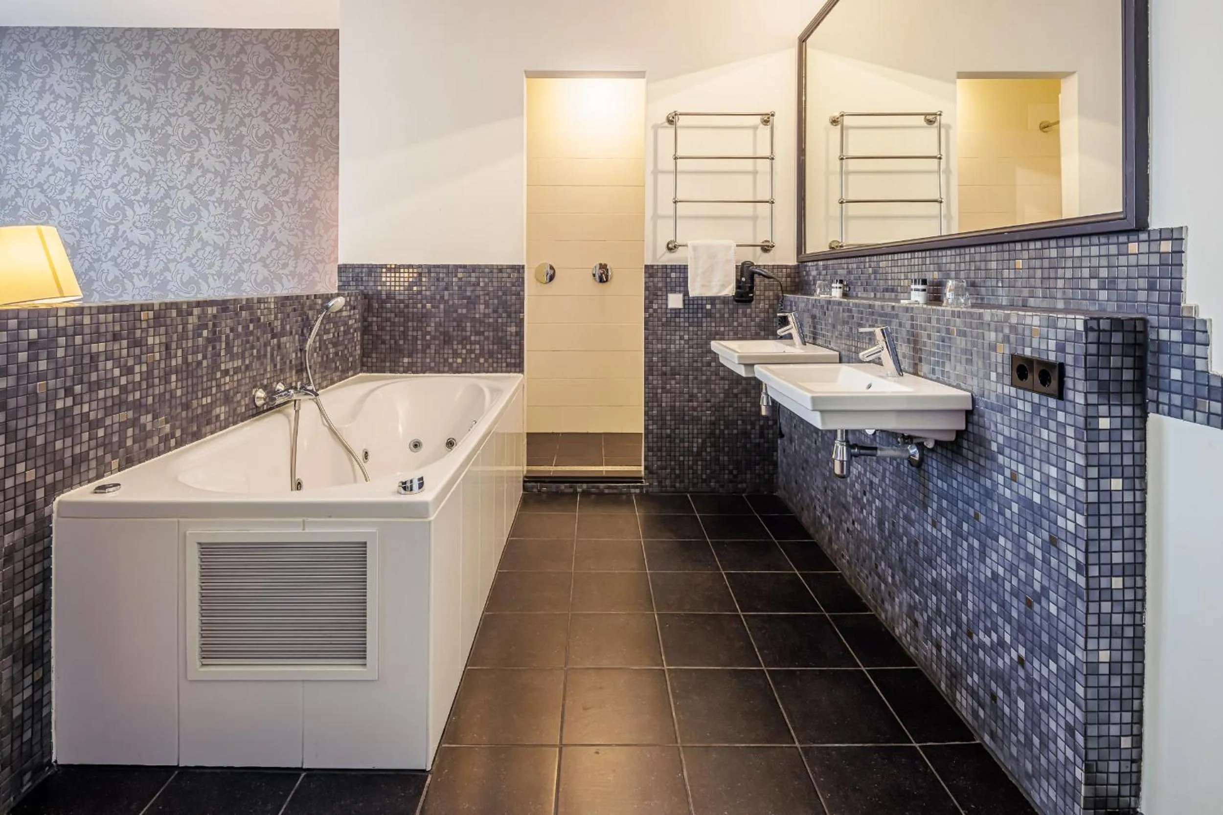 Shower in Grand Hotel Alkmaar