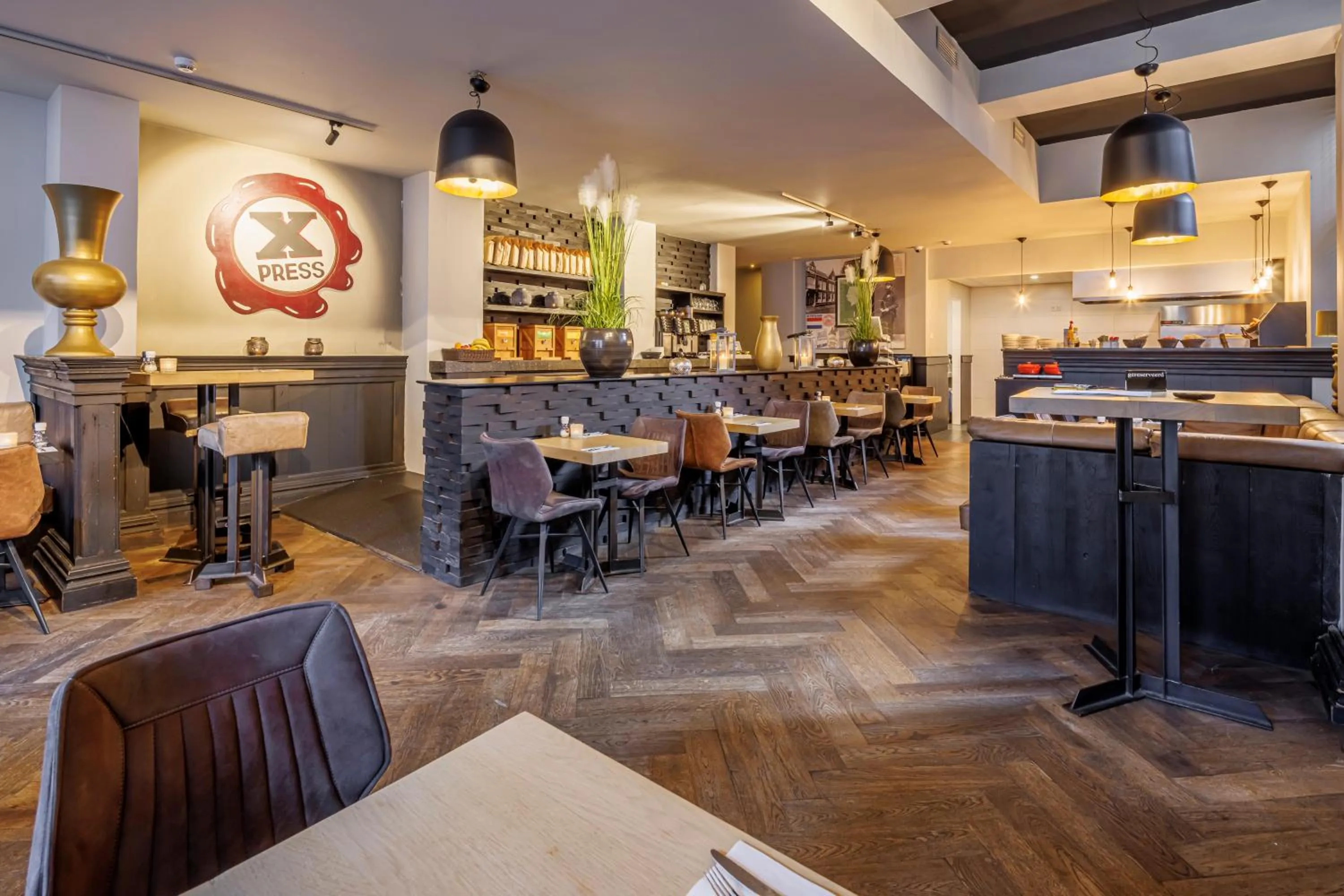 Restaurant/places to eat in Grand Hotel Alkmaar