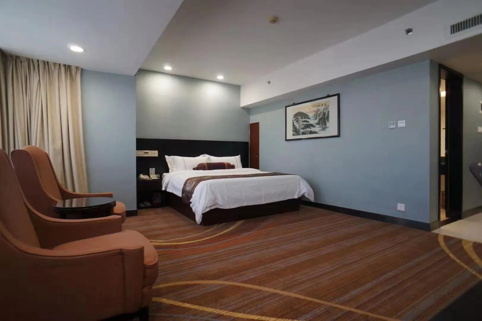 Photo of the whole room in Skyline Plaza Hotel Guangzhou