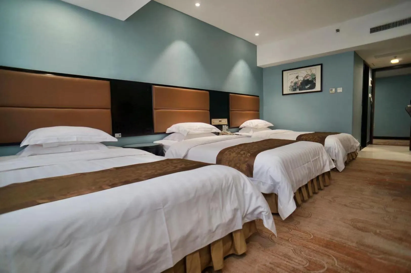 Photo of the whole room in Skyline Plaza Hotel Guangzhou