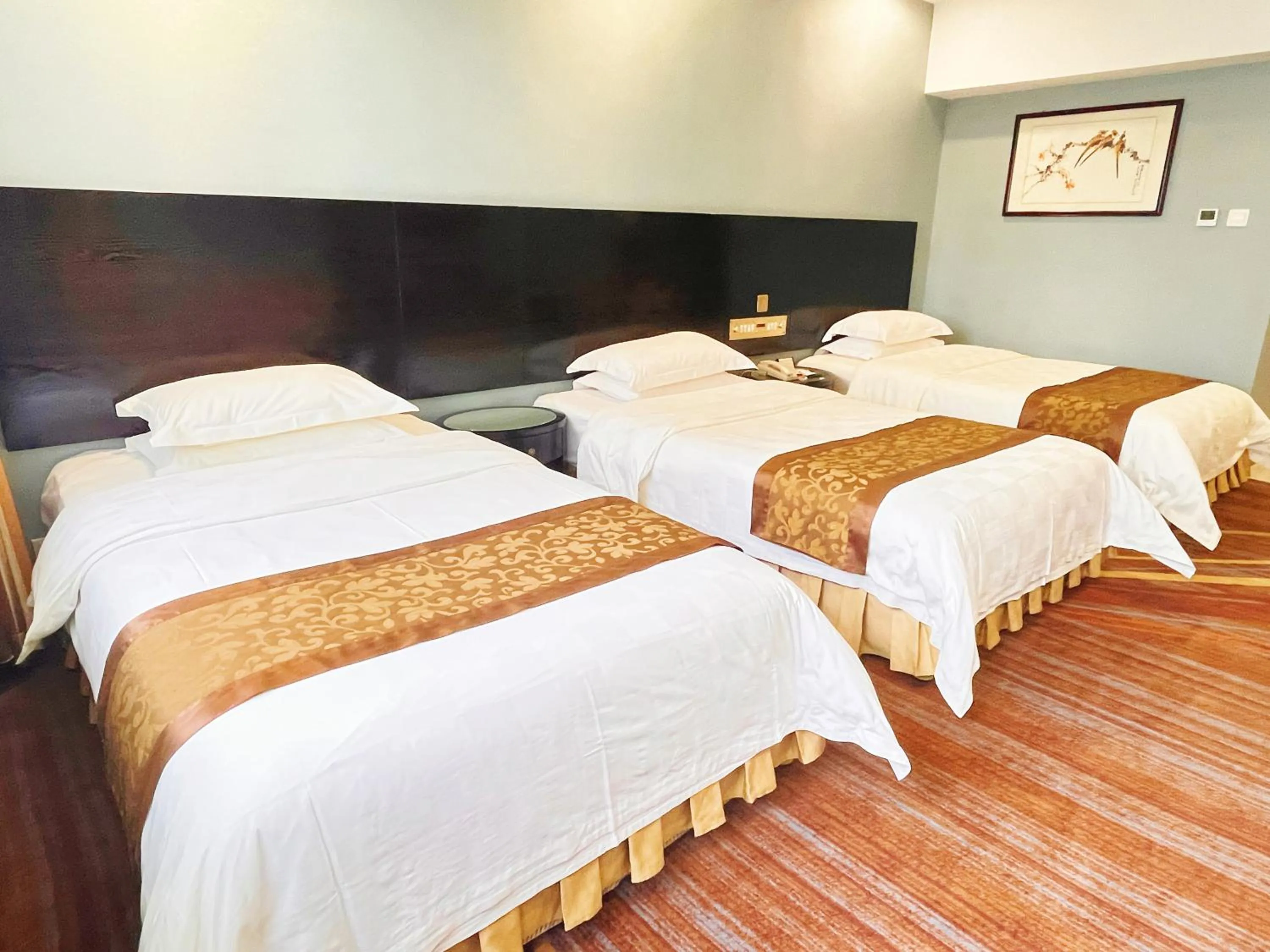 Photo of the whole room in Skyline Plaza Hotel Guangzhou