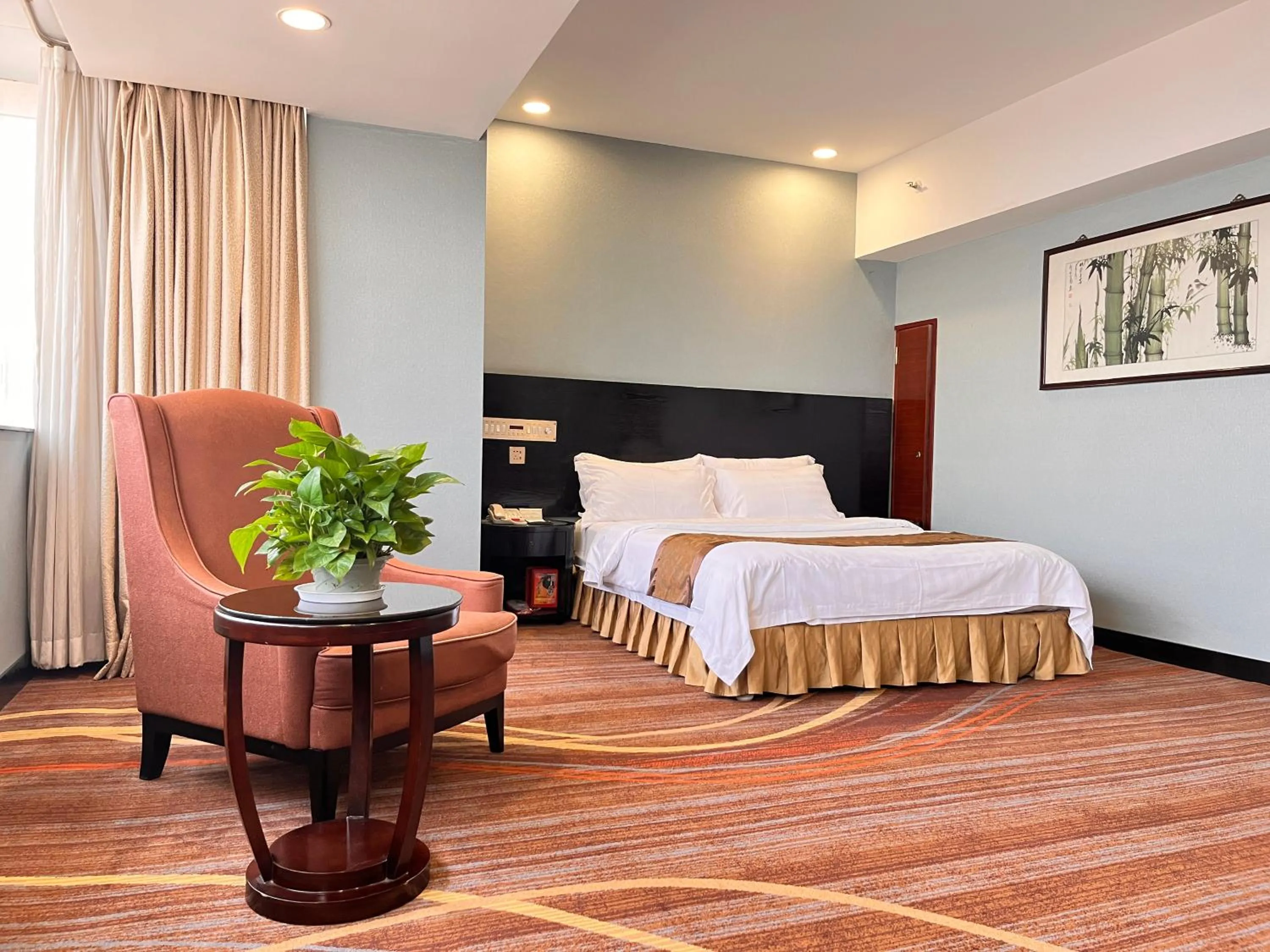 Photo of the whole room in Skyline Plaza Hotel Guangzhou