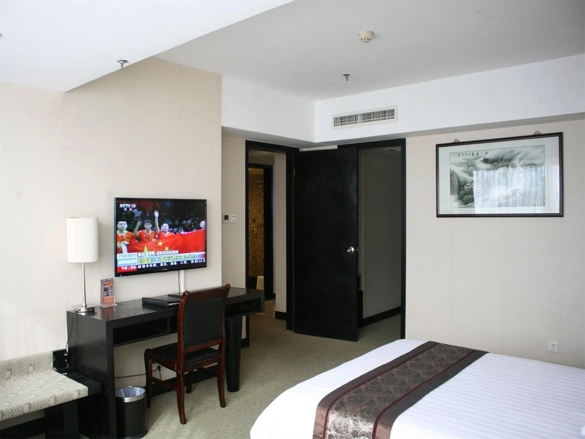 bunk bed in Skyline Plaza Hotel Guangzhou