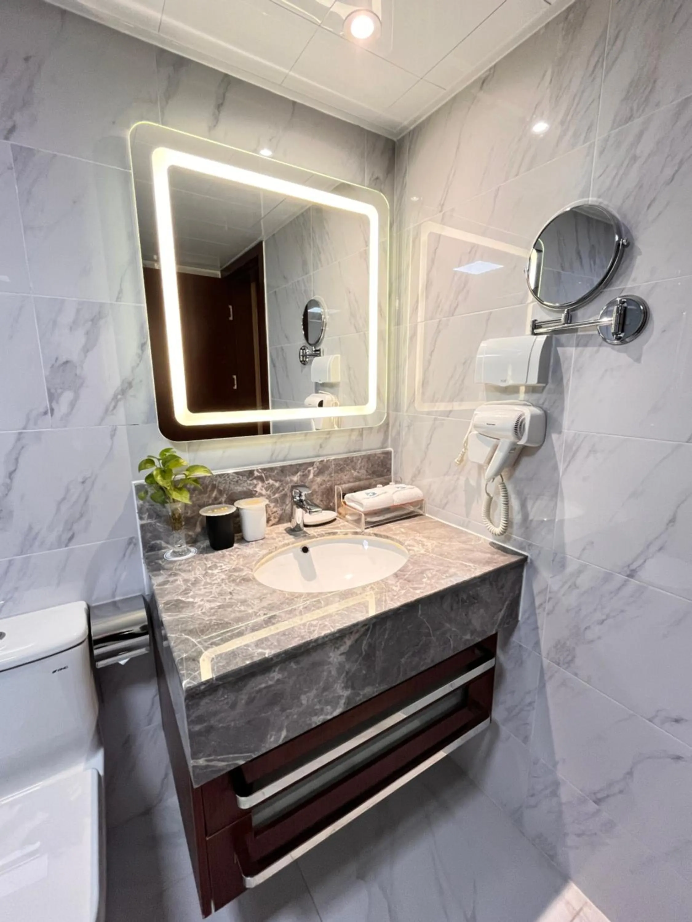 Bathroom in Skyline Plaza Hotel Guangzhou