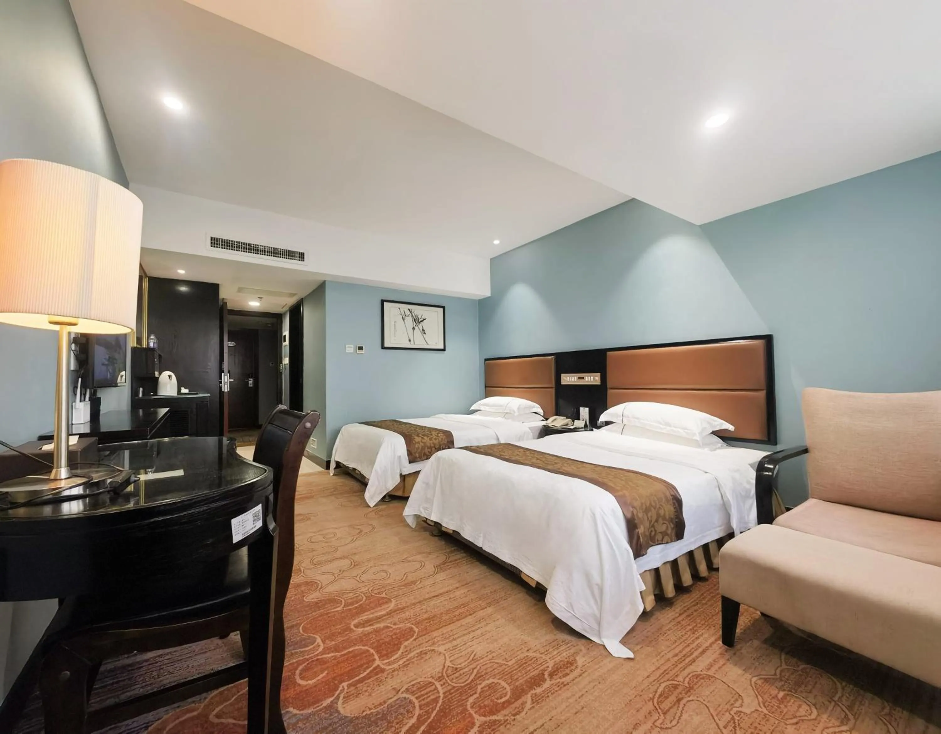 Photo of the whole room in Skyline Plaza Hotel Guangzhou