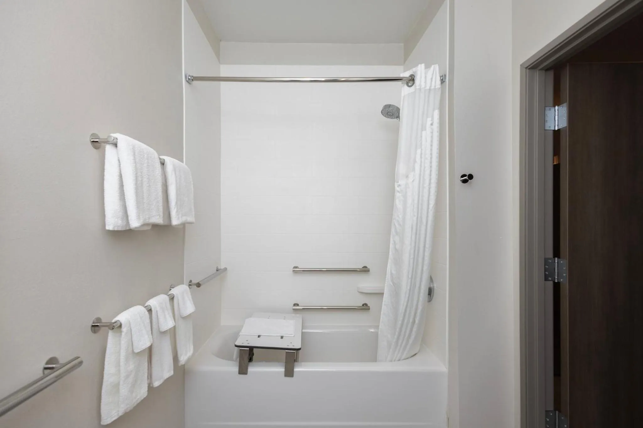 Bathroom in Holiday Inn Express Hotel and Suites Marysville by IHG