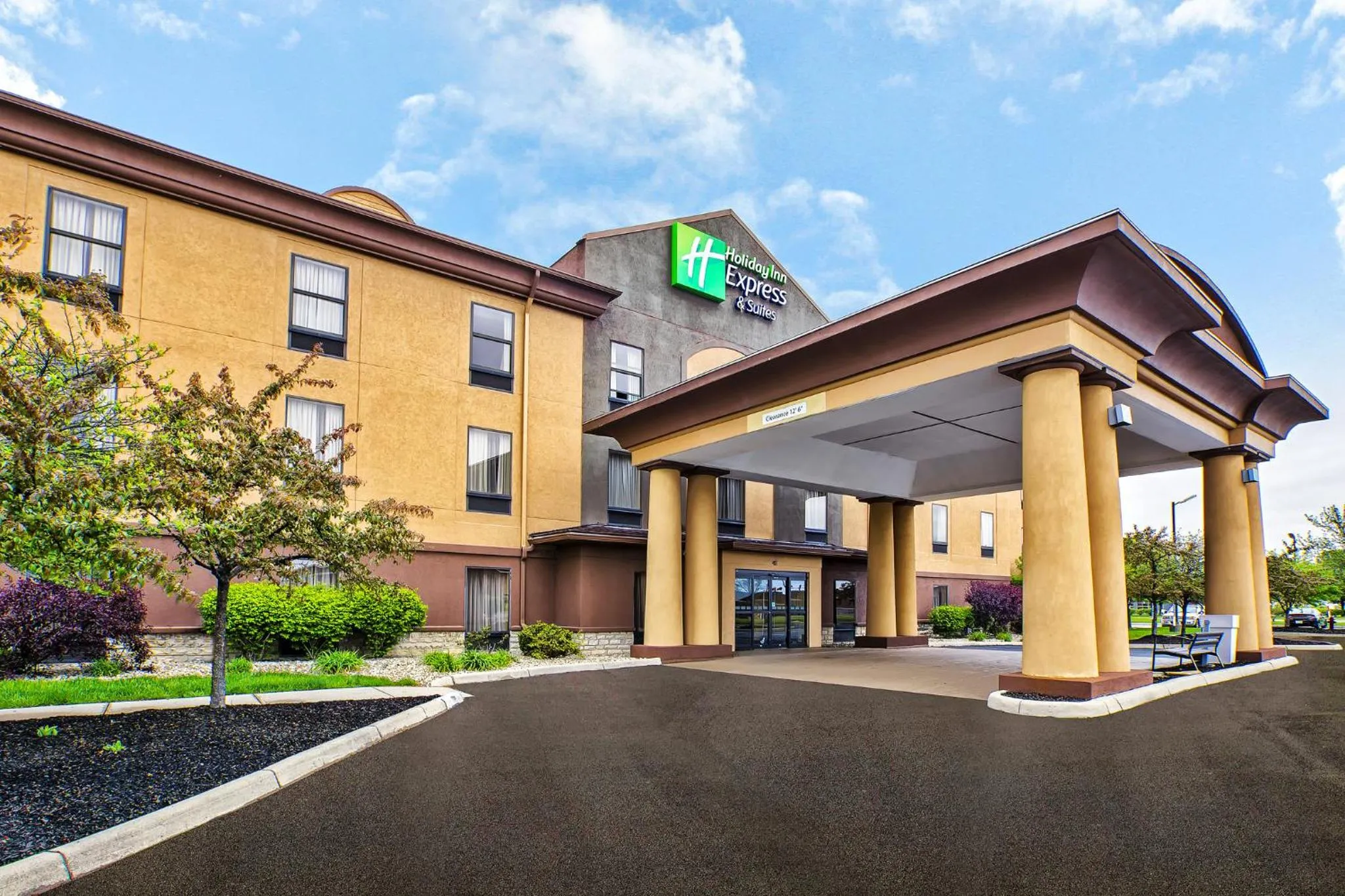 Property building in Holiday Inn Express Hotel and Suites Marysville by IHG