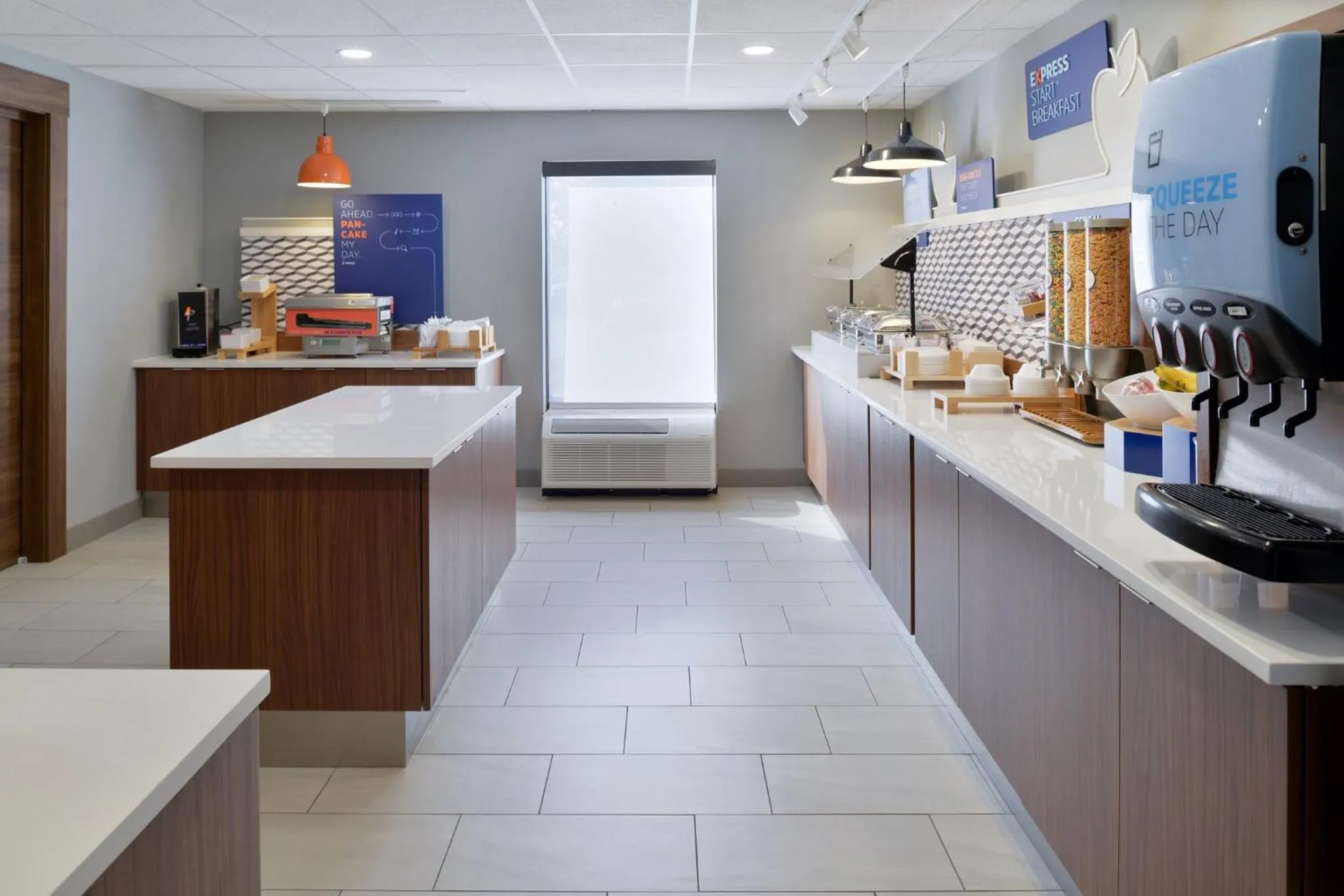 Breakfast in Holiday Inn Express Hotel and Suites Marysville by IHG