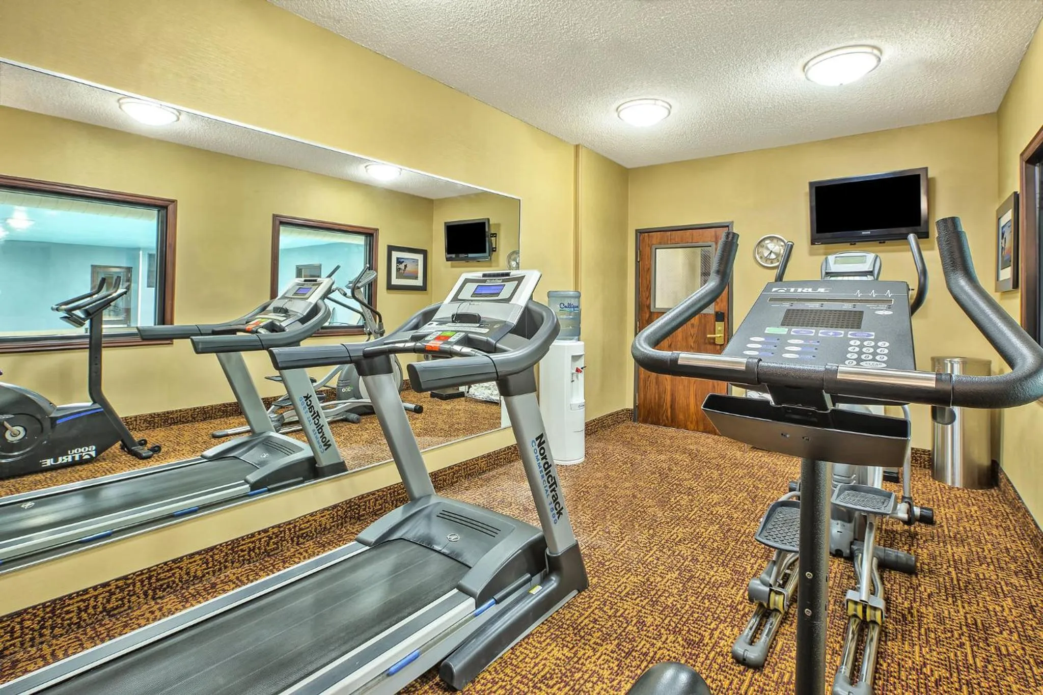 Fitness centre/facilities in Holiday Inn Express Hotel and Suites Marysville by IHG
