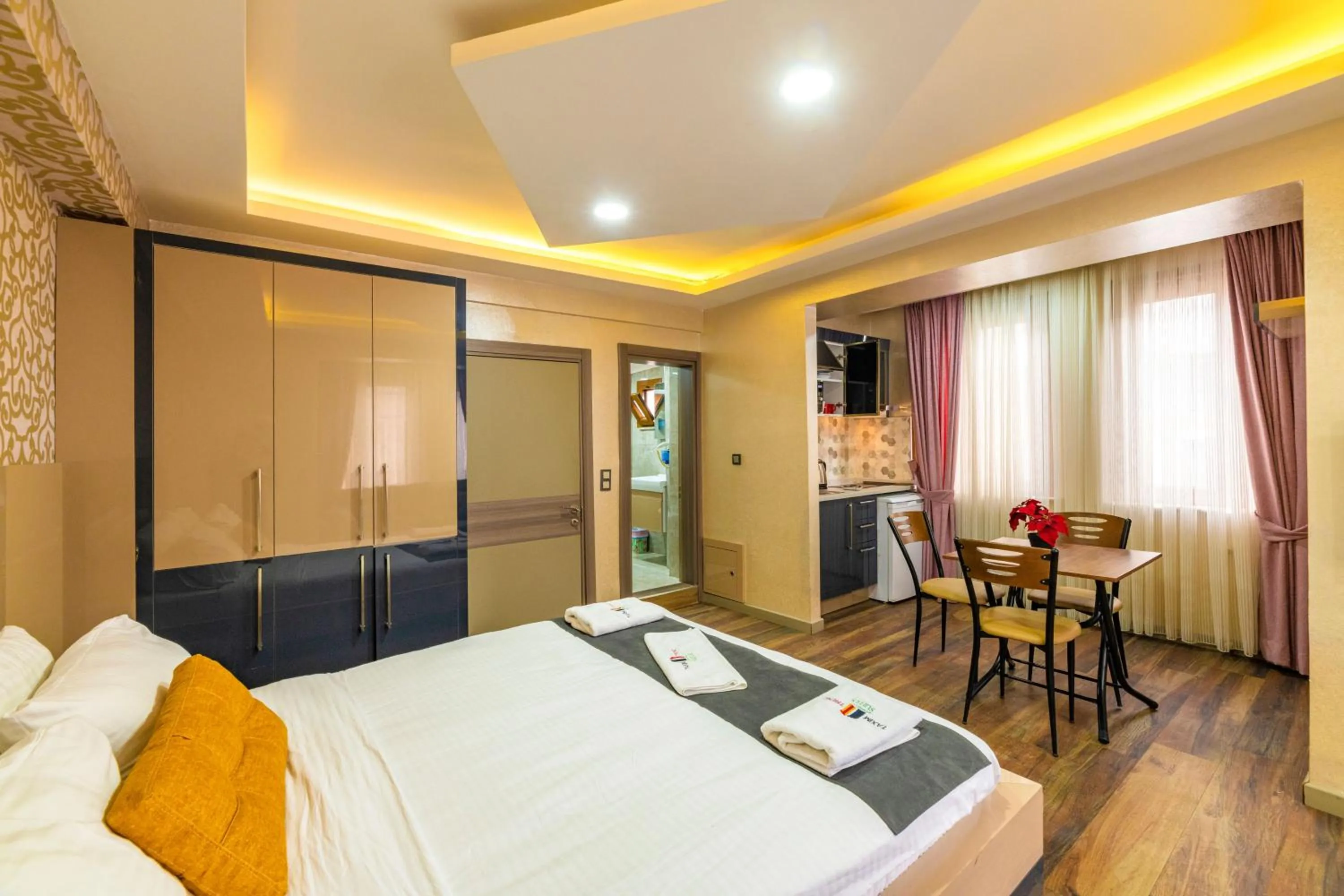 Massage, Bed in Taxim Trend Apart