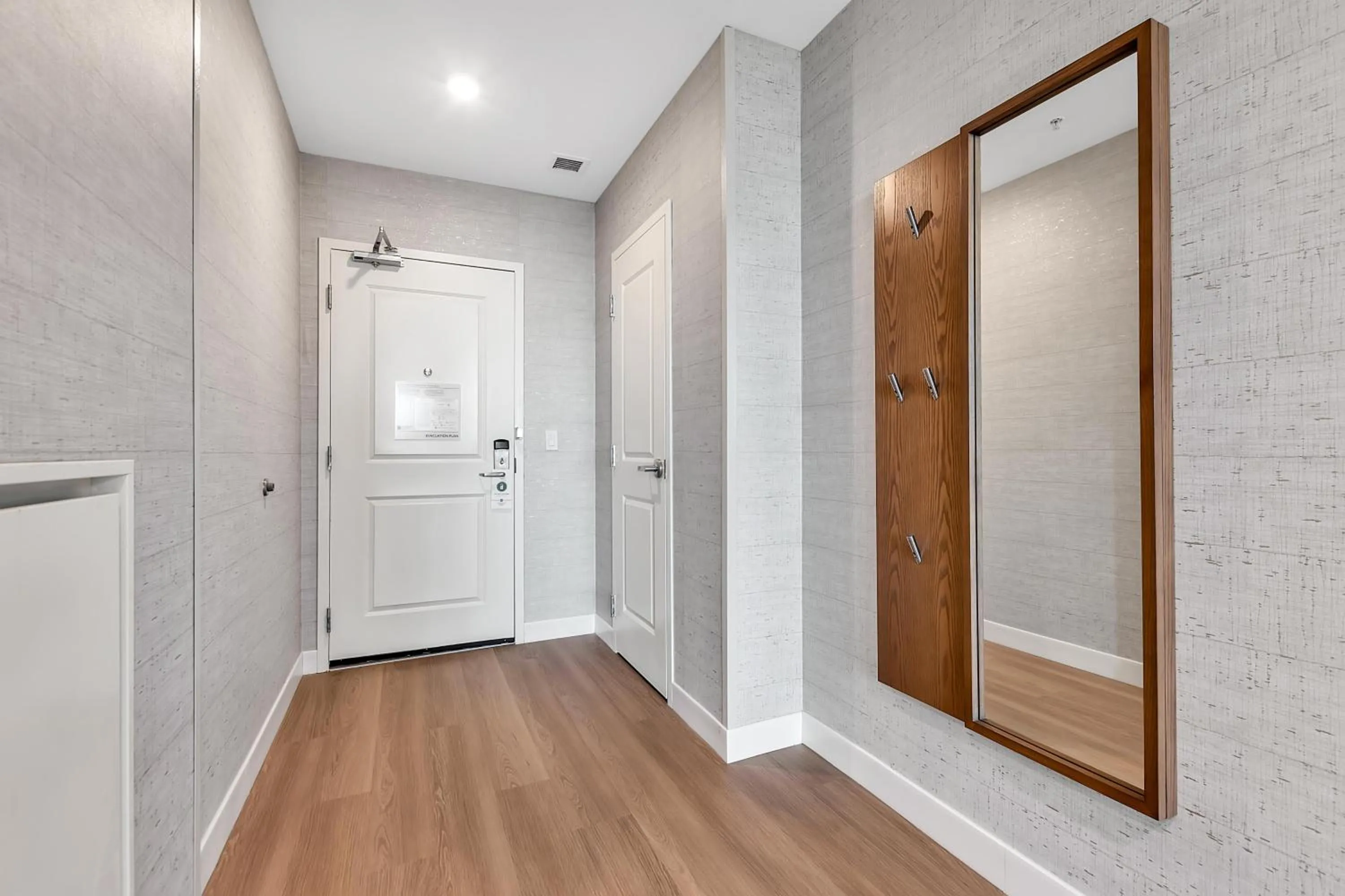 Photo of the whole room in Embassy Suites Buffalo