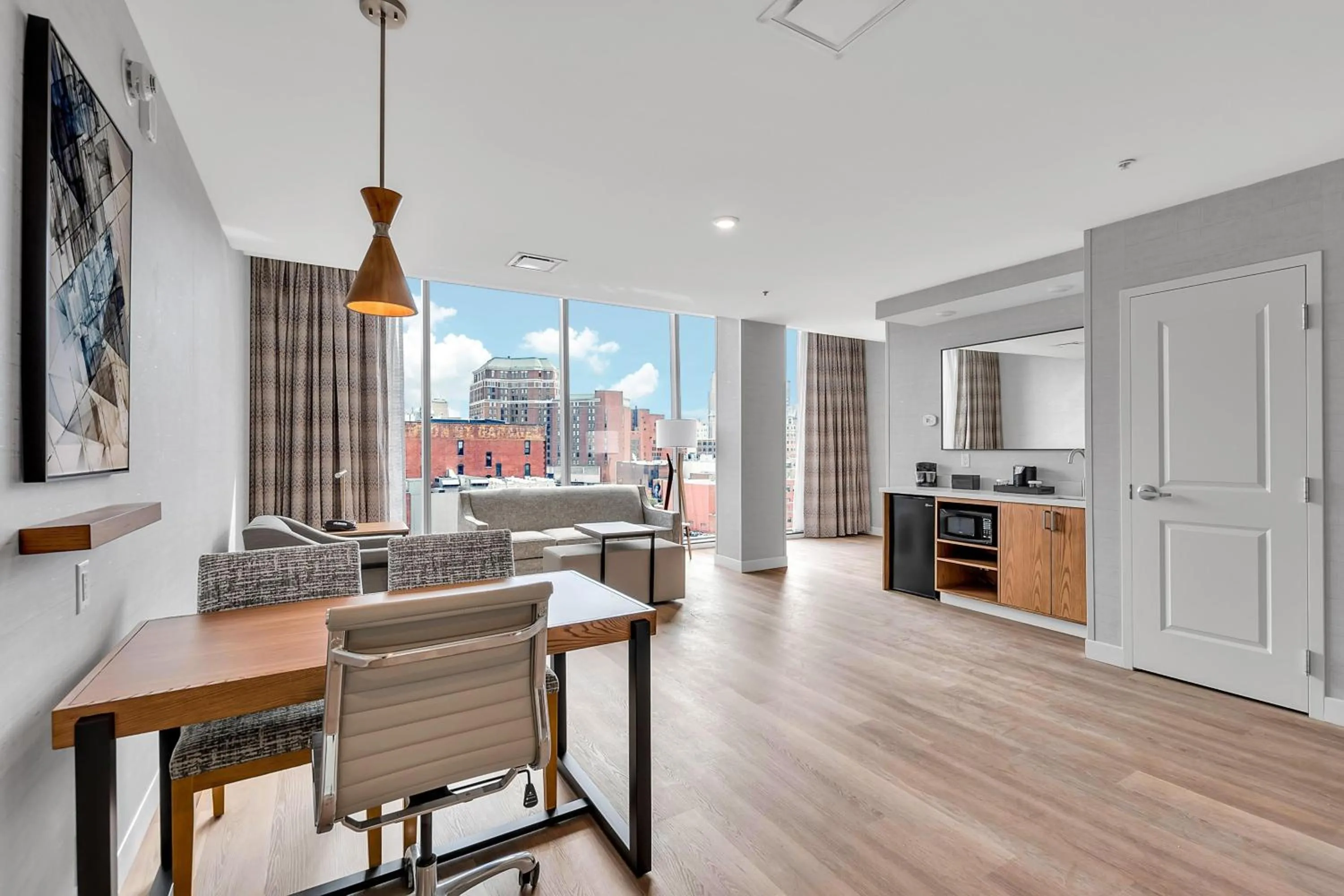 Bedroom in Embassy Suites Buffalo