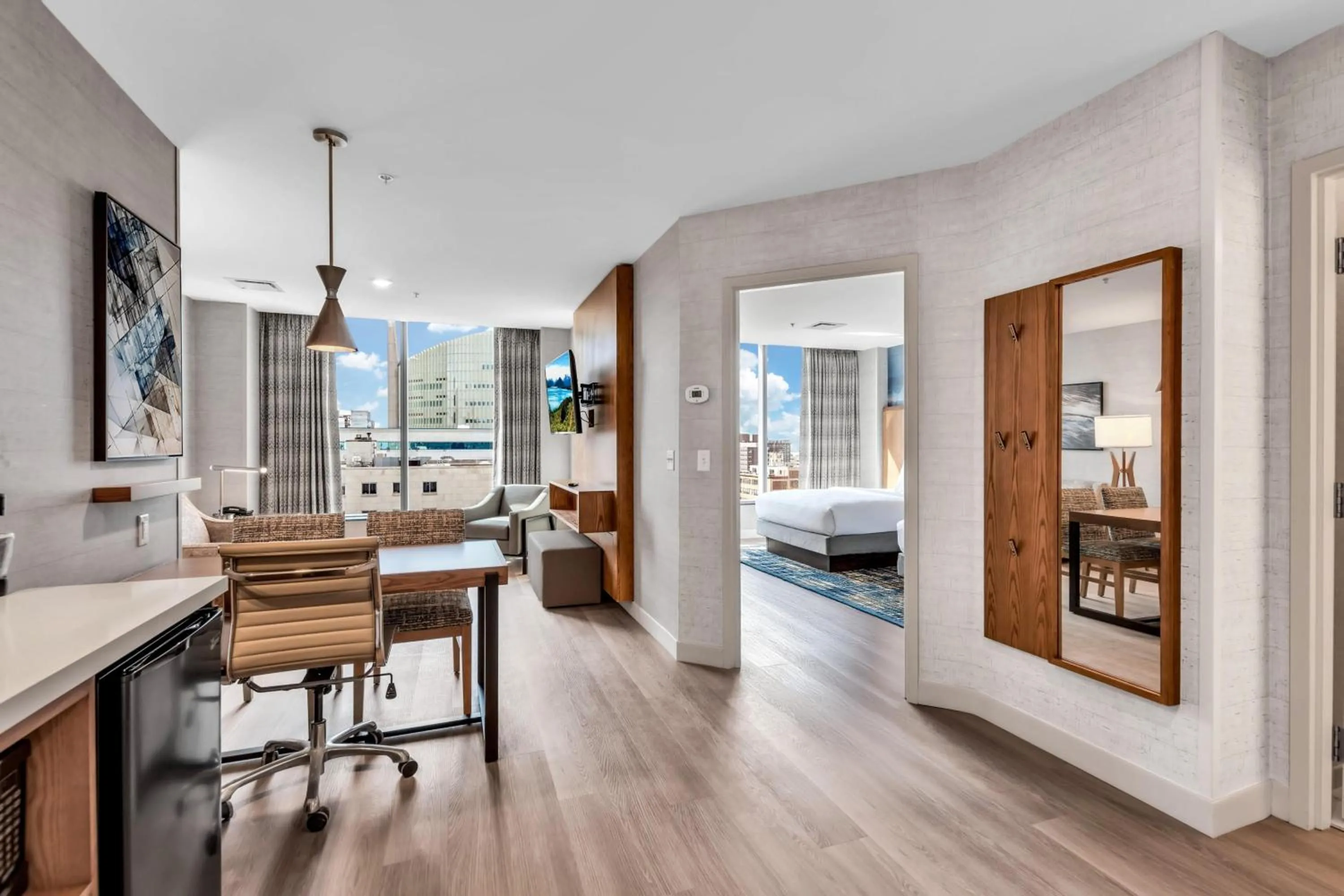 Bedroom, Bed in Embassy Suites Buffalo