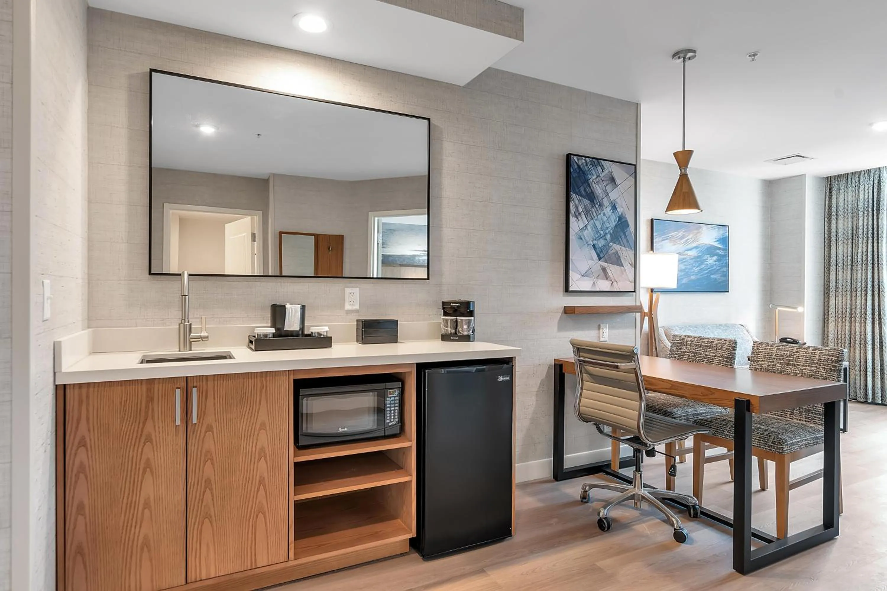 Bedroom in Embassy Suites Buffalo