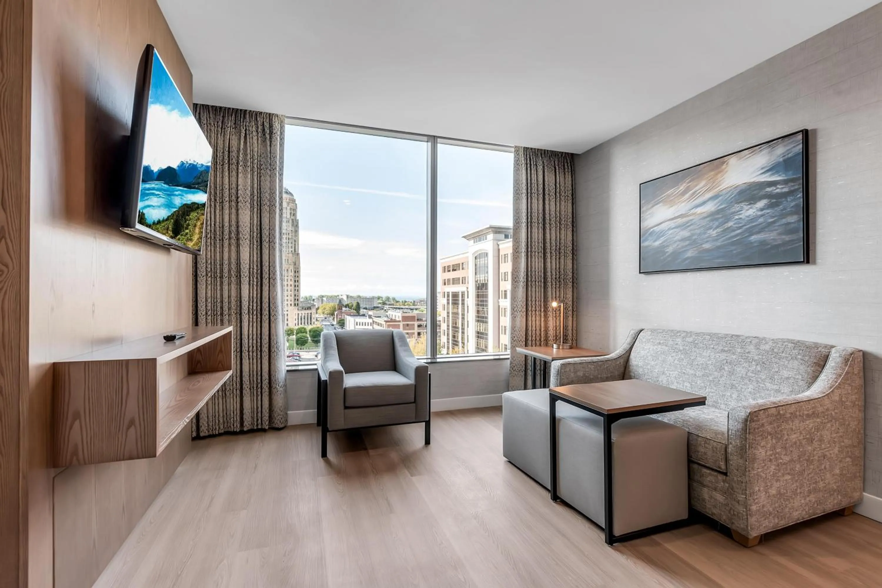 Living room in Embassy Suites Buffalo