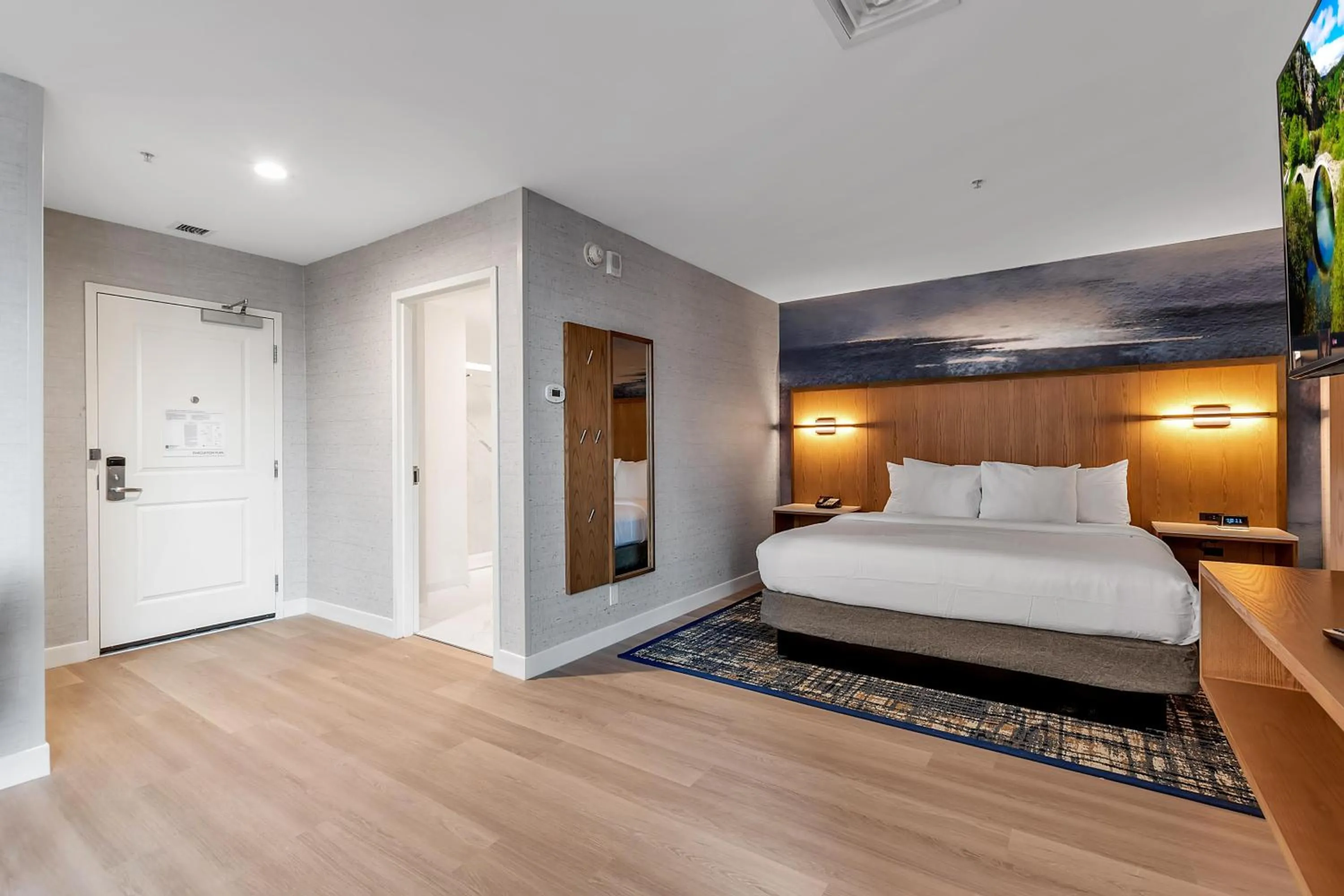 Bed in Embassy Suites Buffalo