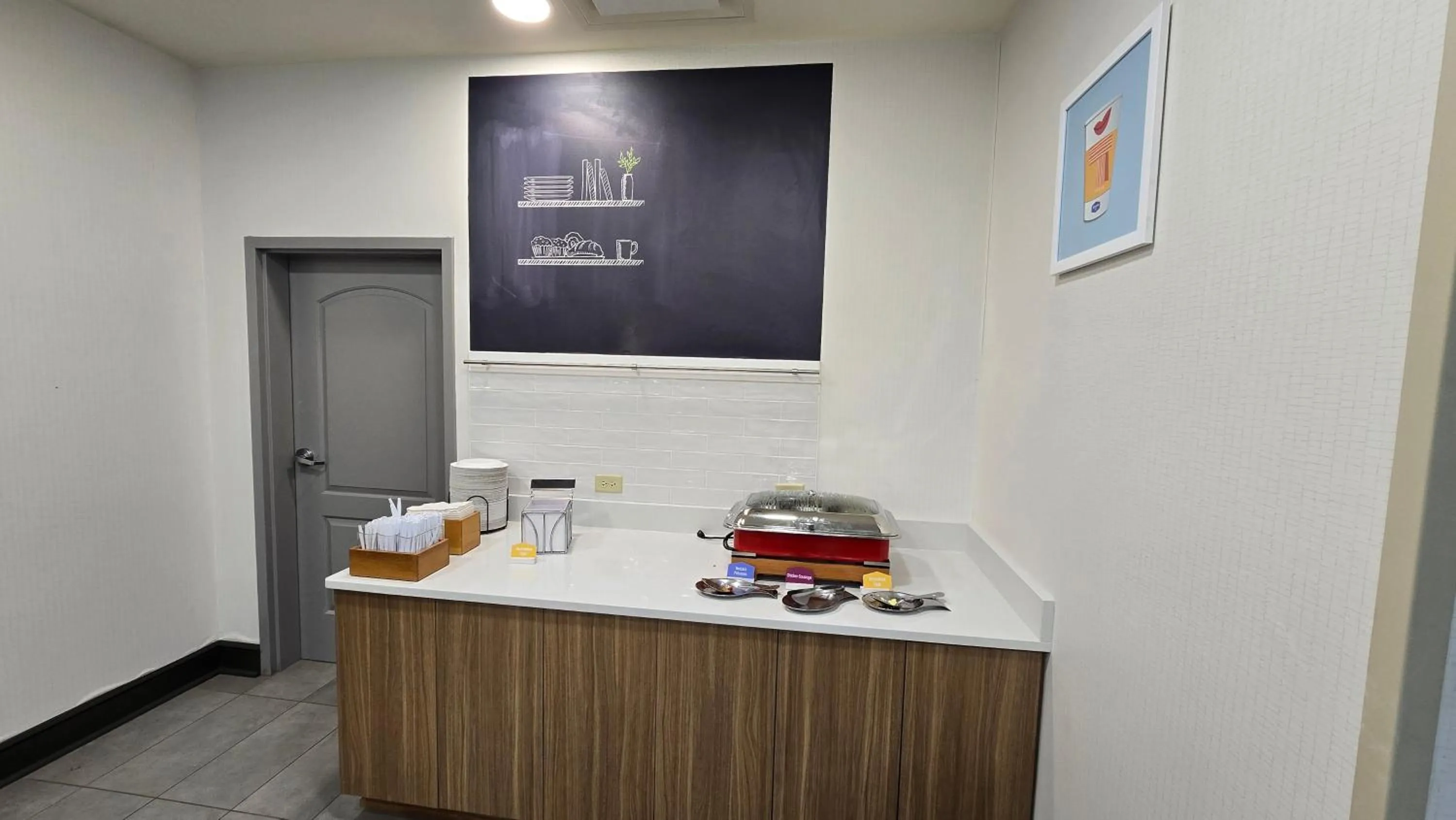 Breakfast in Hampton Inn & Suites Chicago Deer Park