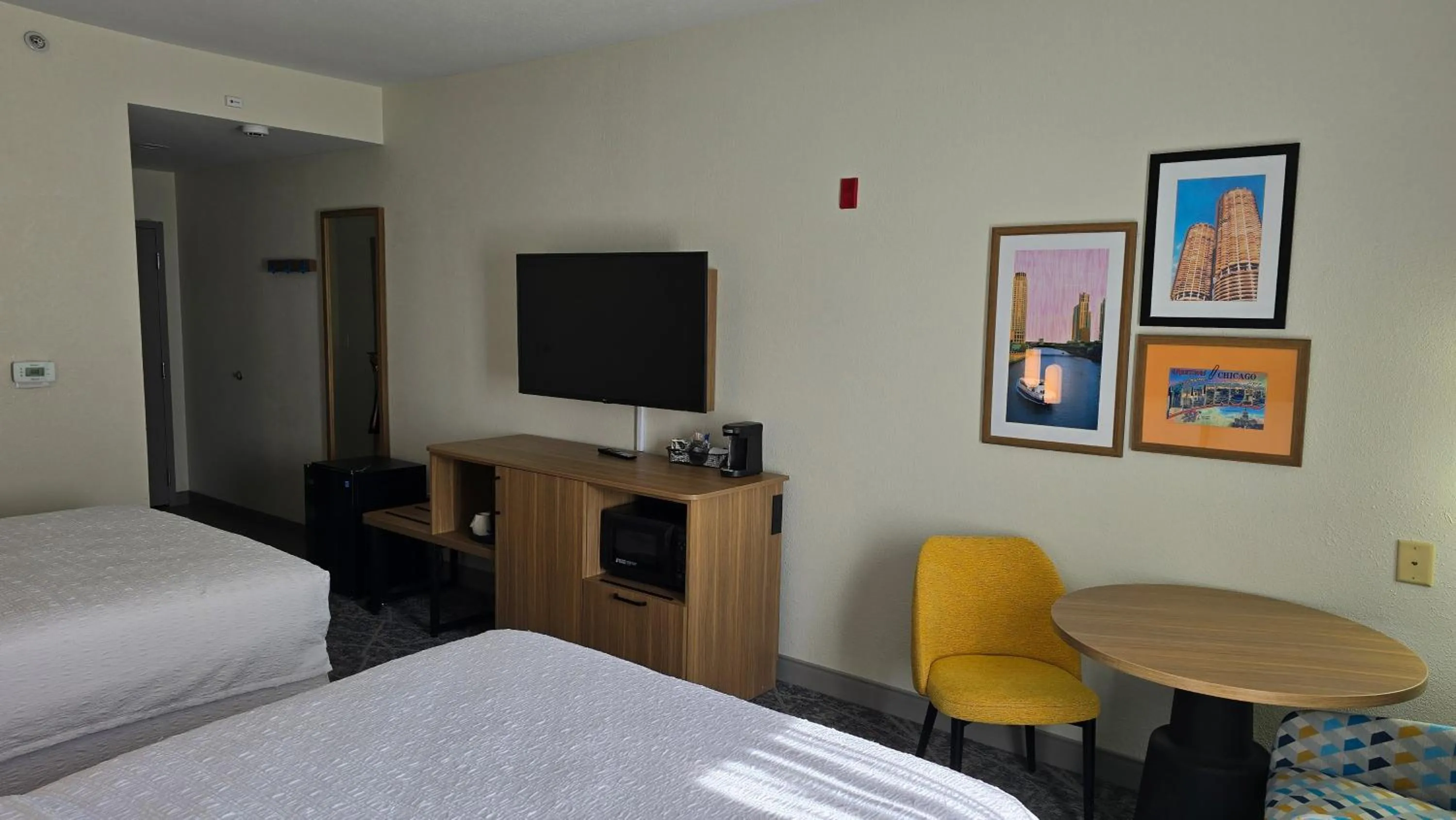 Bedroom, Bed in Hampton Inn & Suites Chicago Deer Park