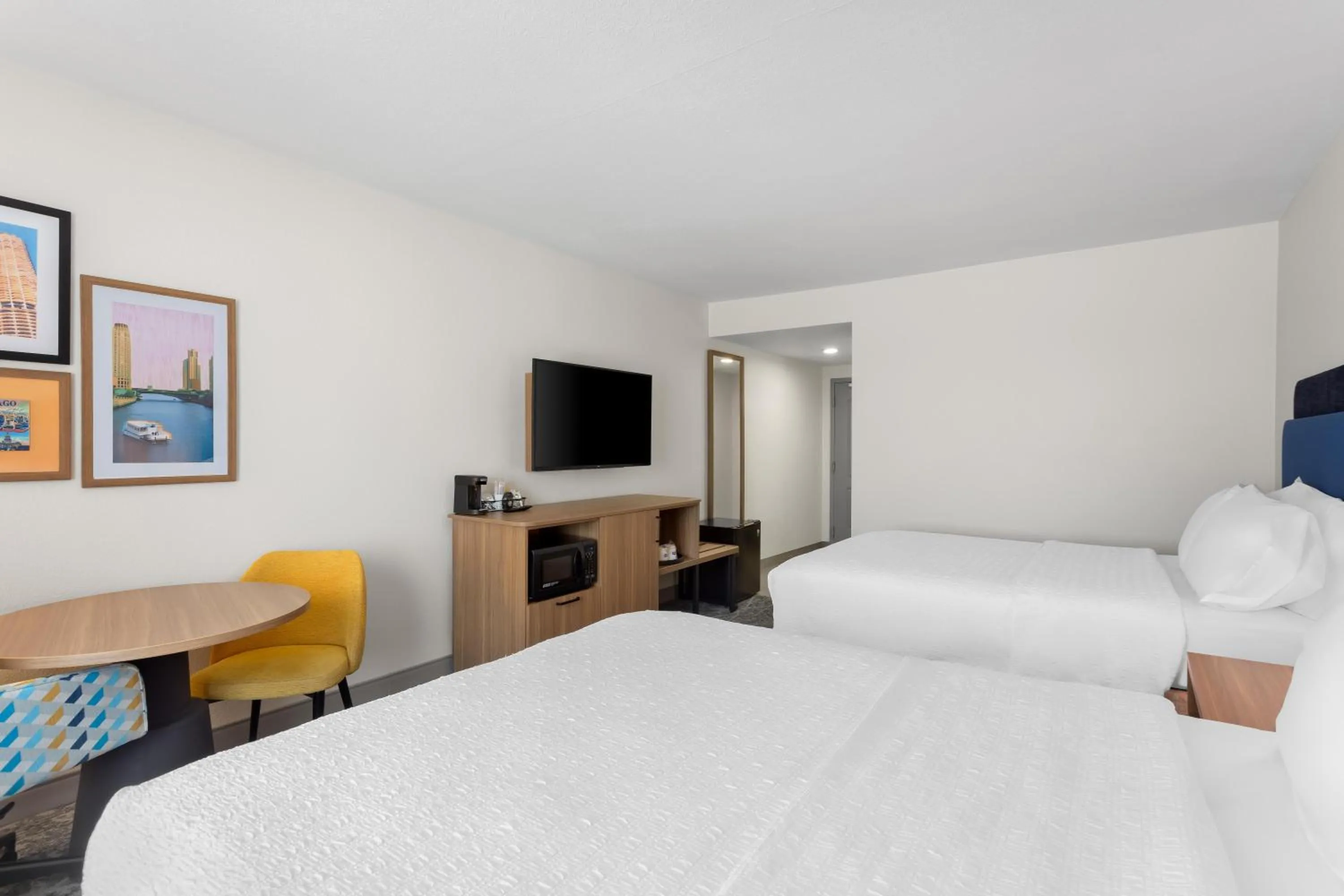 Bedroom, Bed in Hampton Inn & Suites Chicago Deer Park