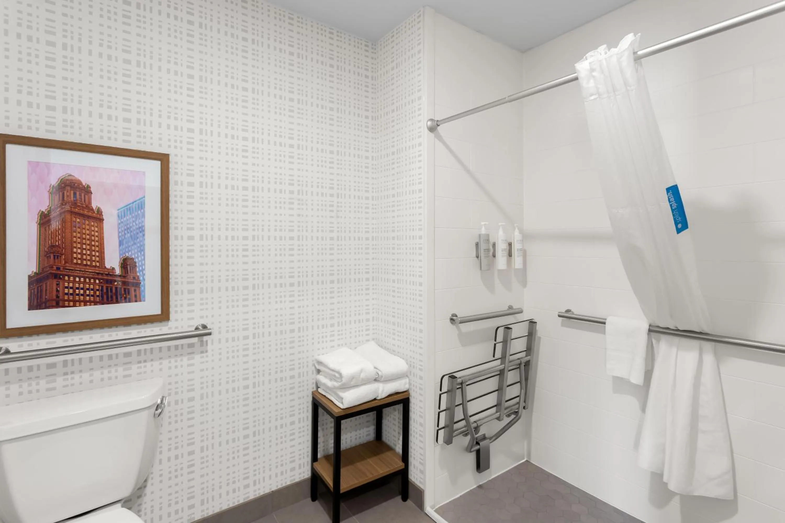 Bathroom in Hampton Inn & Suites Chicago Deer Park