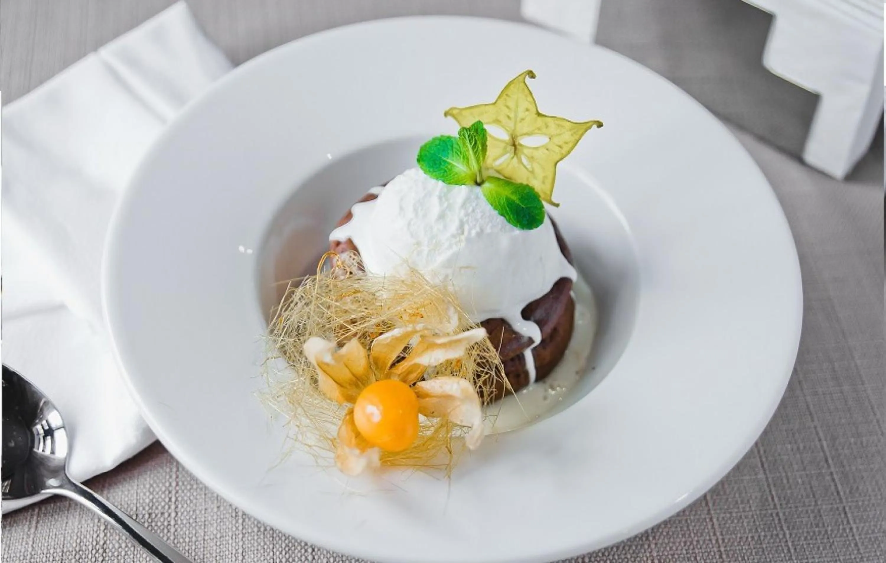 Restaurant/places to eat in City Holiday Resort & SPA