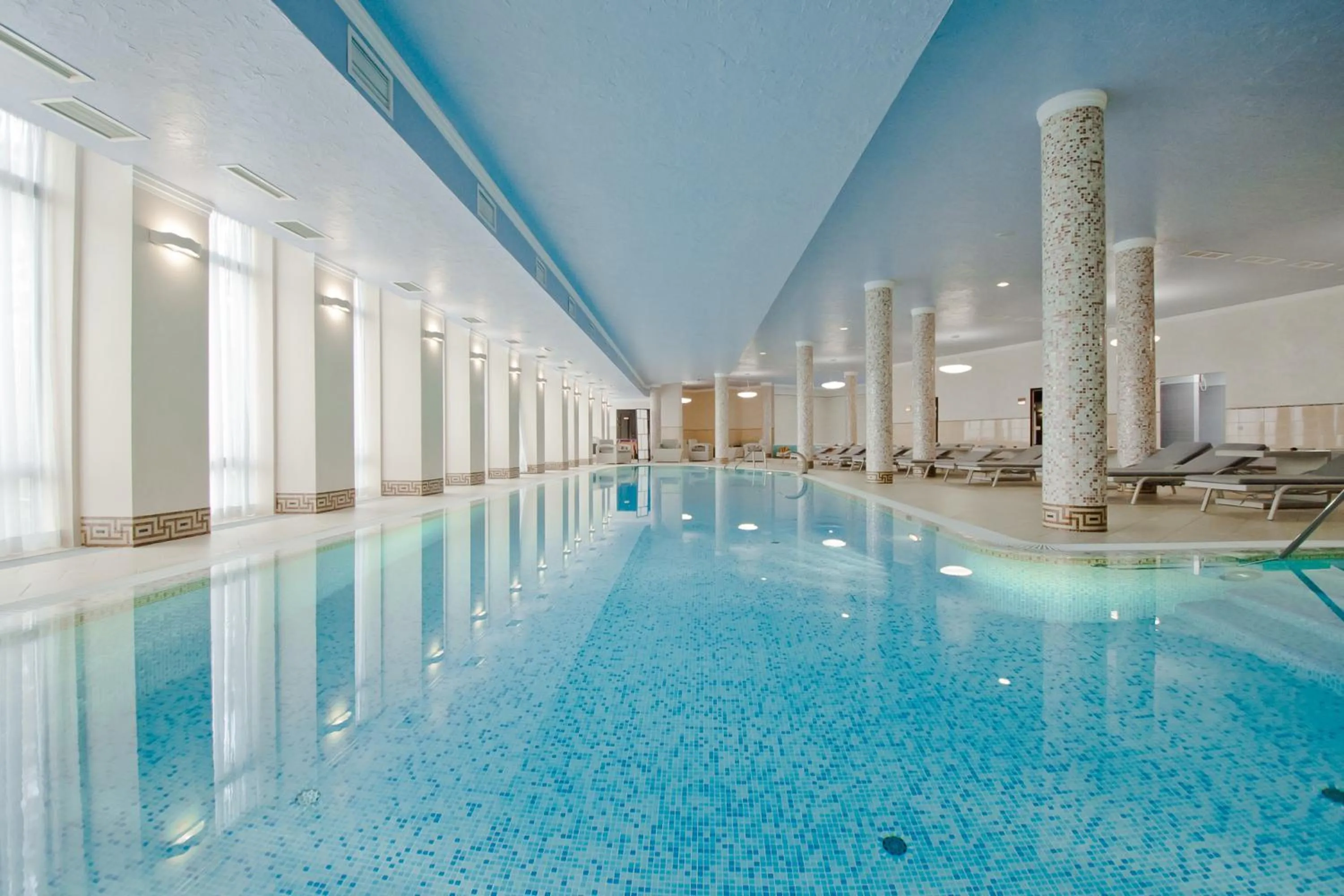 Swimming pool in City Holiday Resort & SPA