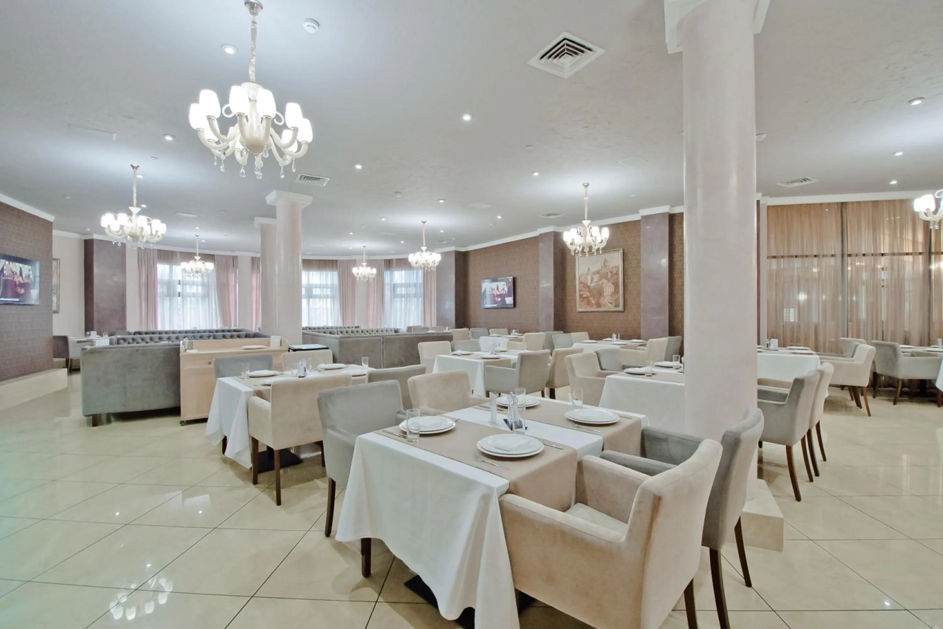 Restaurant/places to eat in City Holiday Resort & SPA