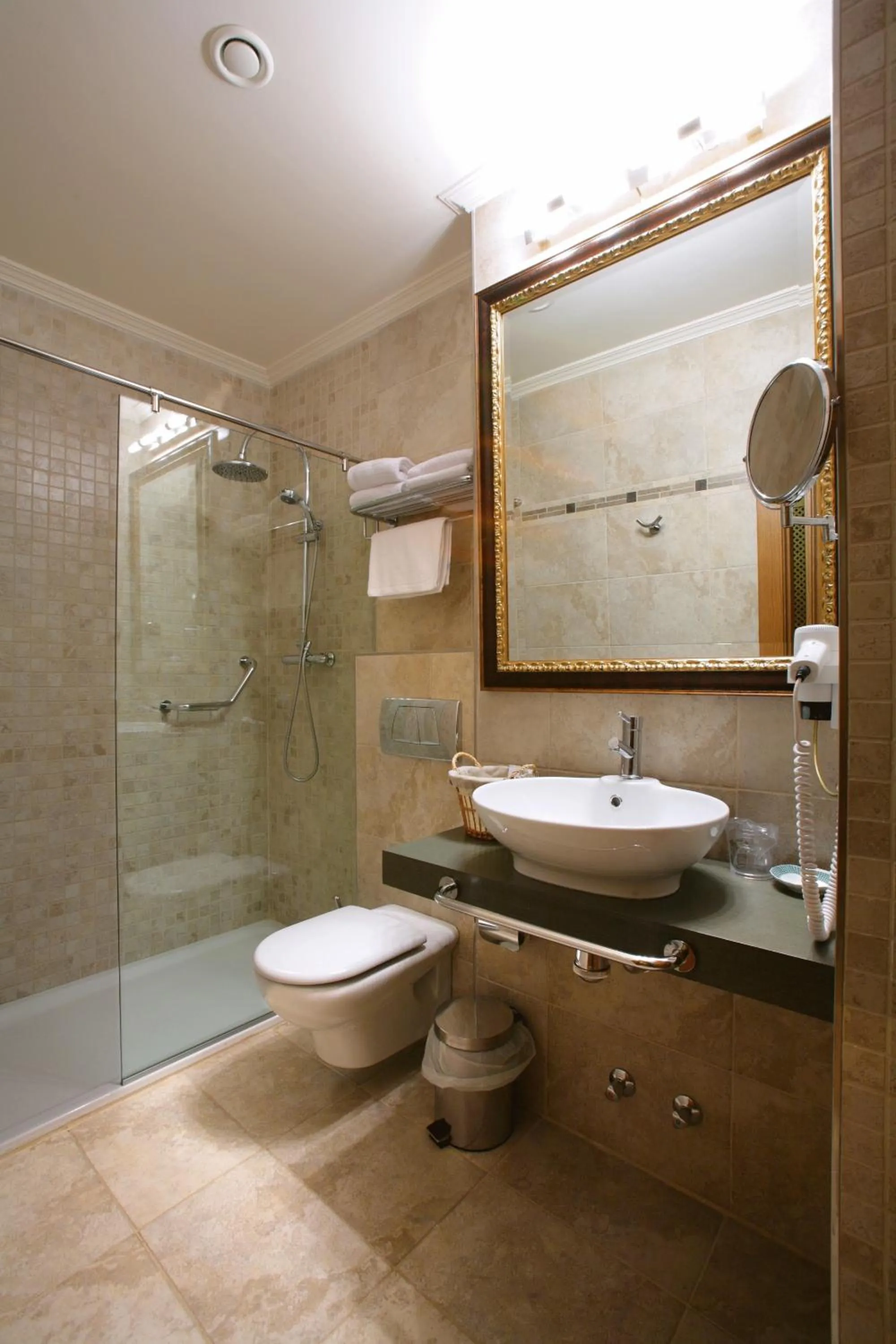 Bathroom in Hotel El Juglar