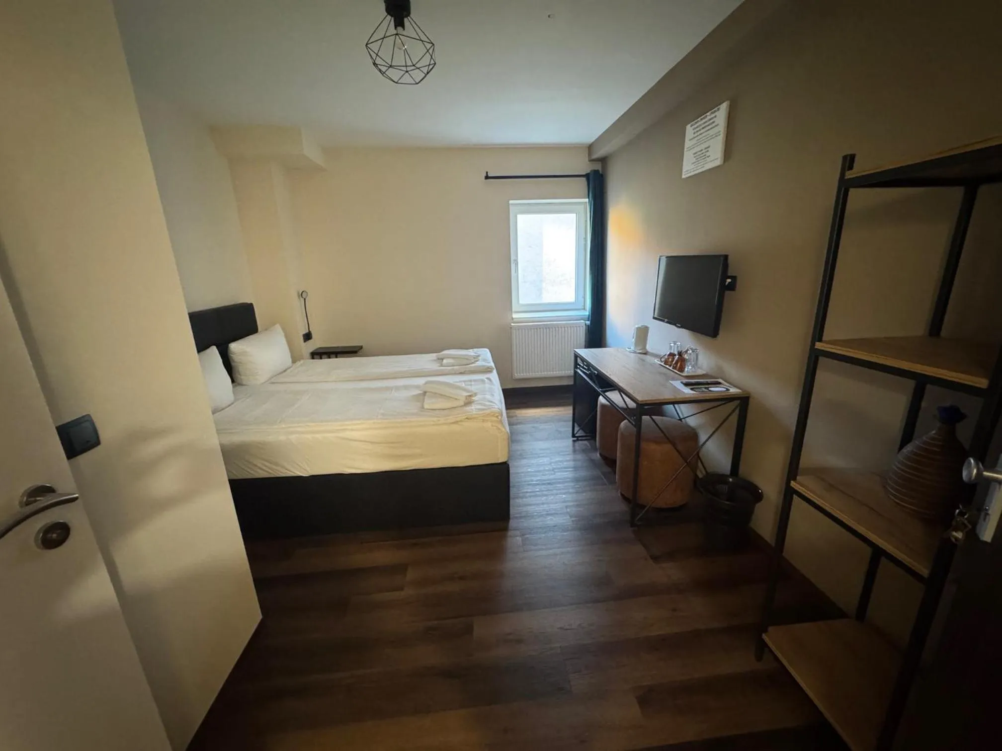 Photo of the whole room, Bed in Hotel Capitol Zentrum - 24h -