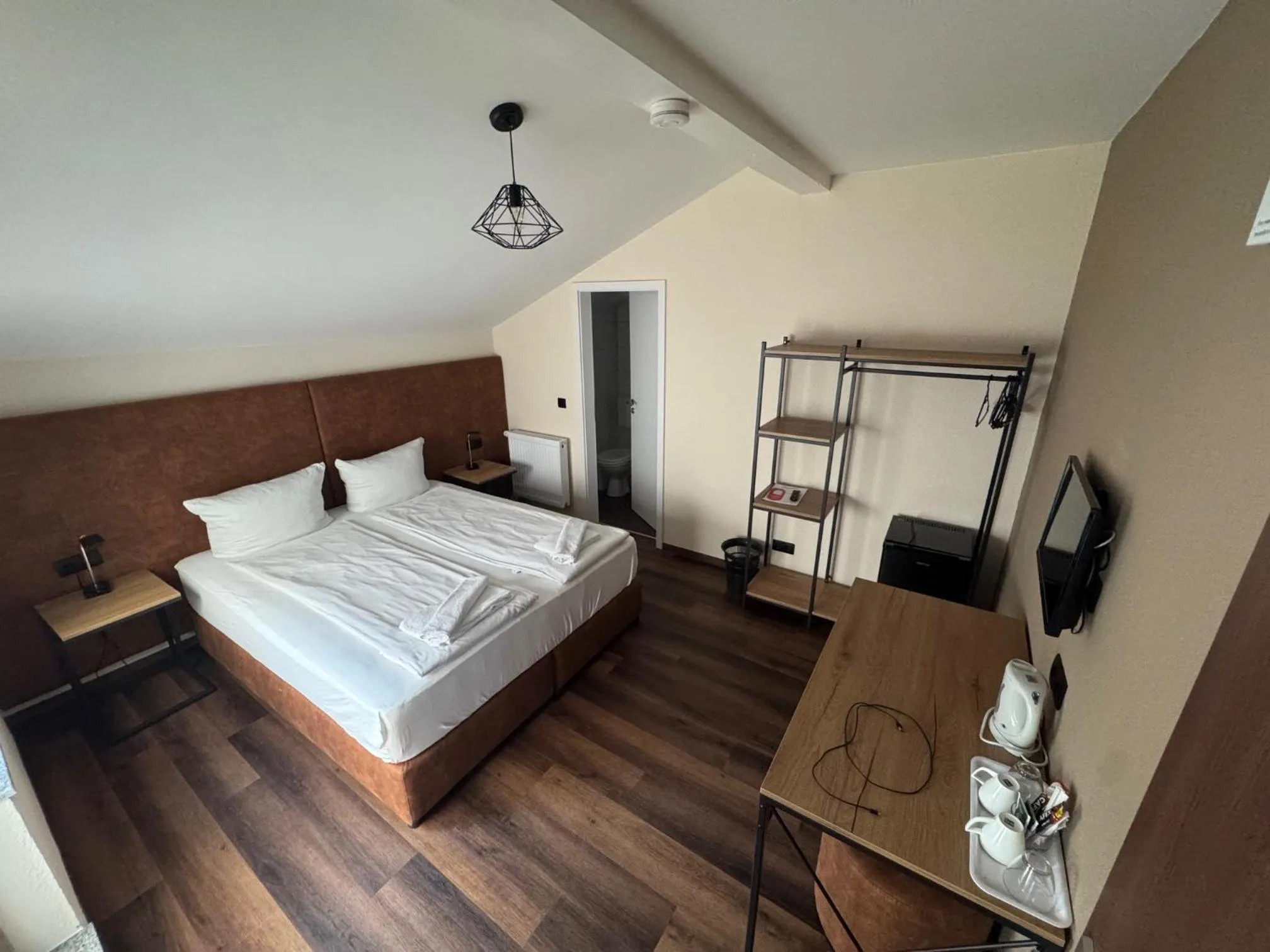 Photo of the whole room, Bed in Hotel Capitol Zentrum - 24h -