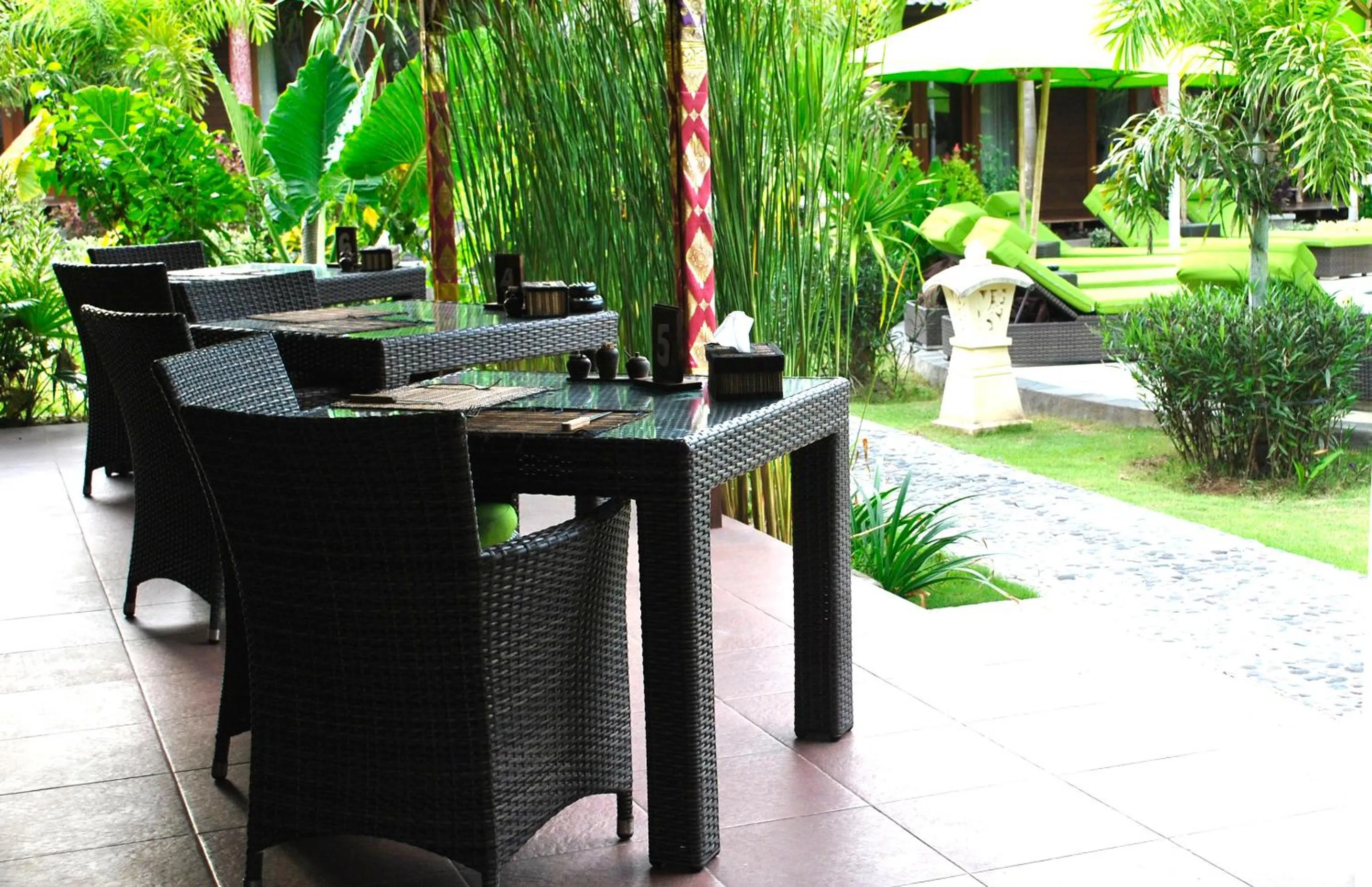 Restaurant/places to eat in Damara Lembongan