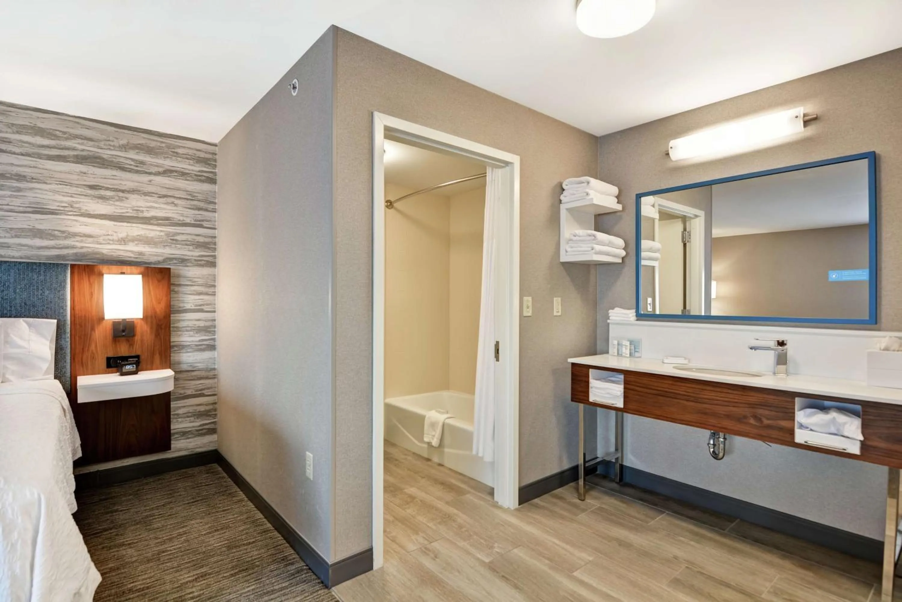 Bed in Hampton Inn Moab Arches National Park