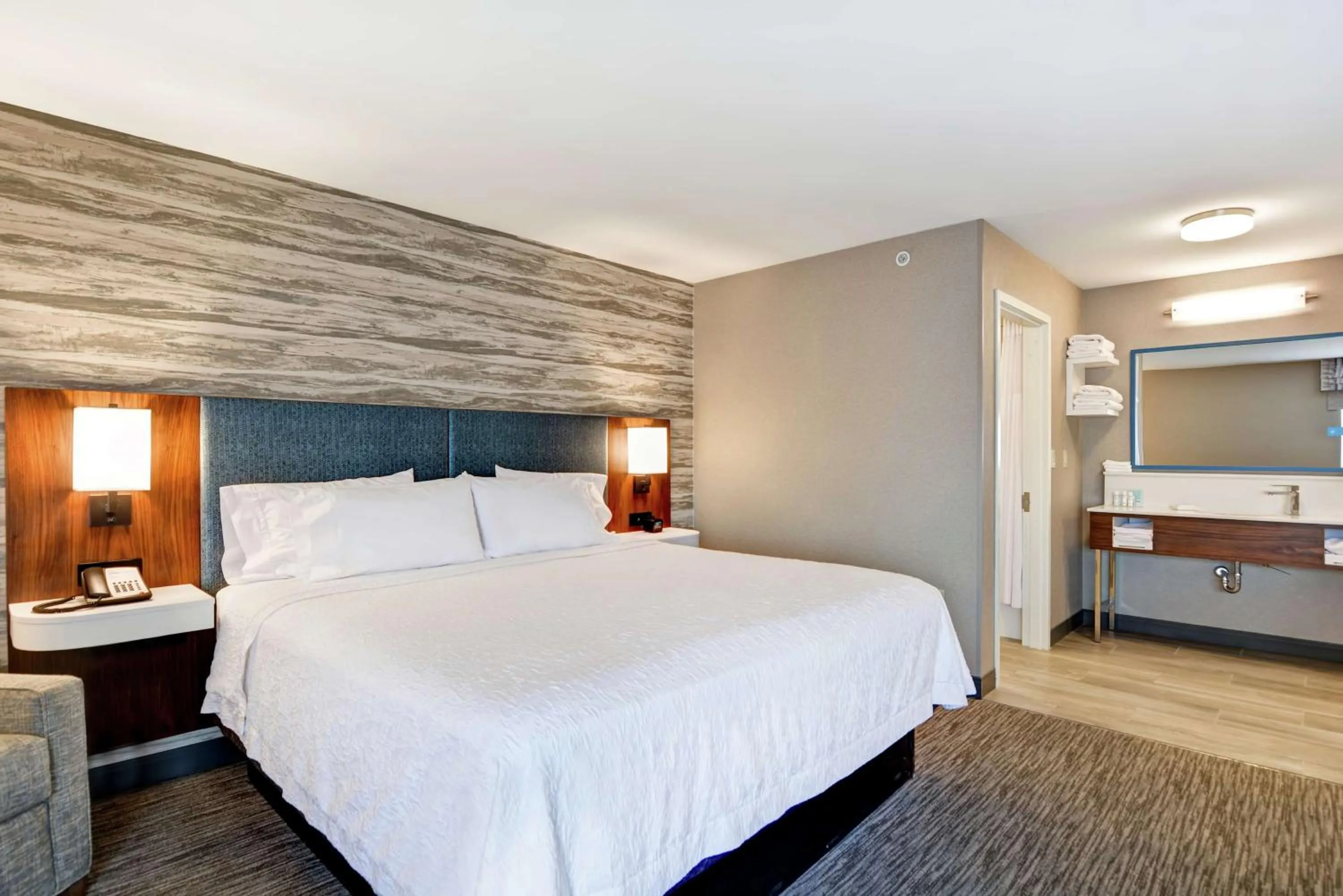 Bed in Hampton Inn Moab Arches National Park