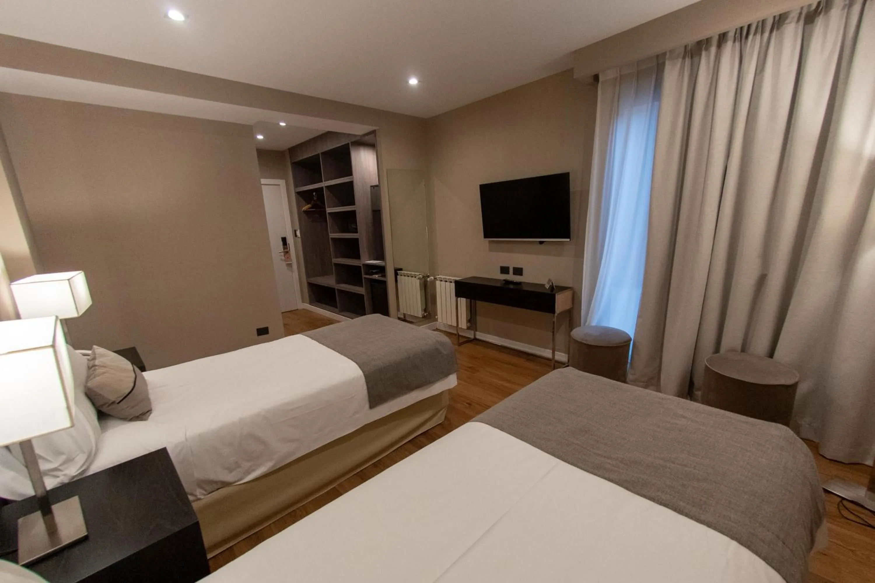 Bedroom, Bed in Hotel Albatros