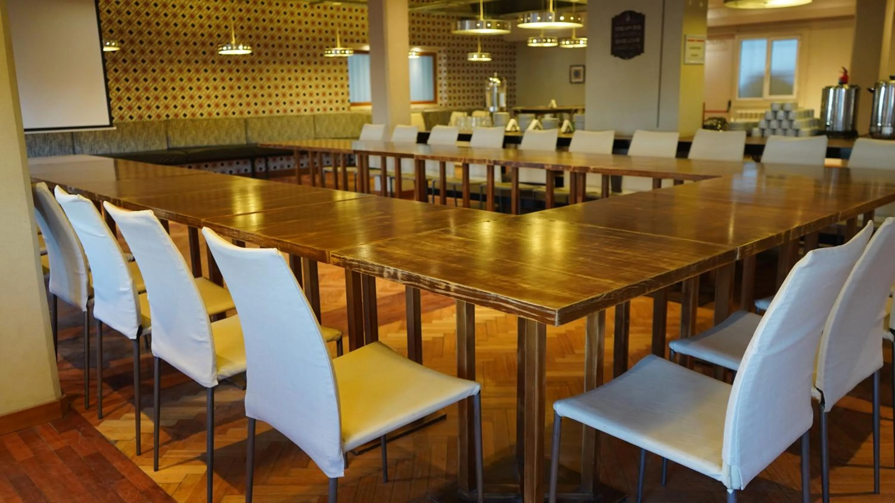 Banquet/Function facilities in Hotel Albatros