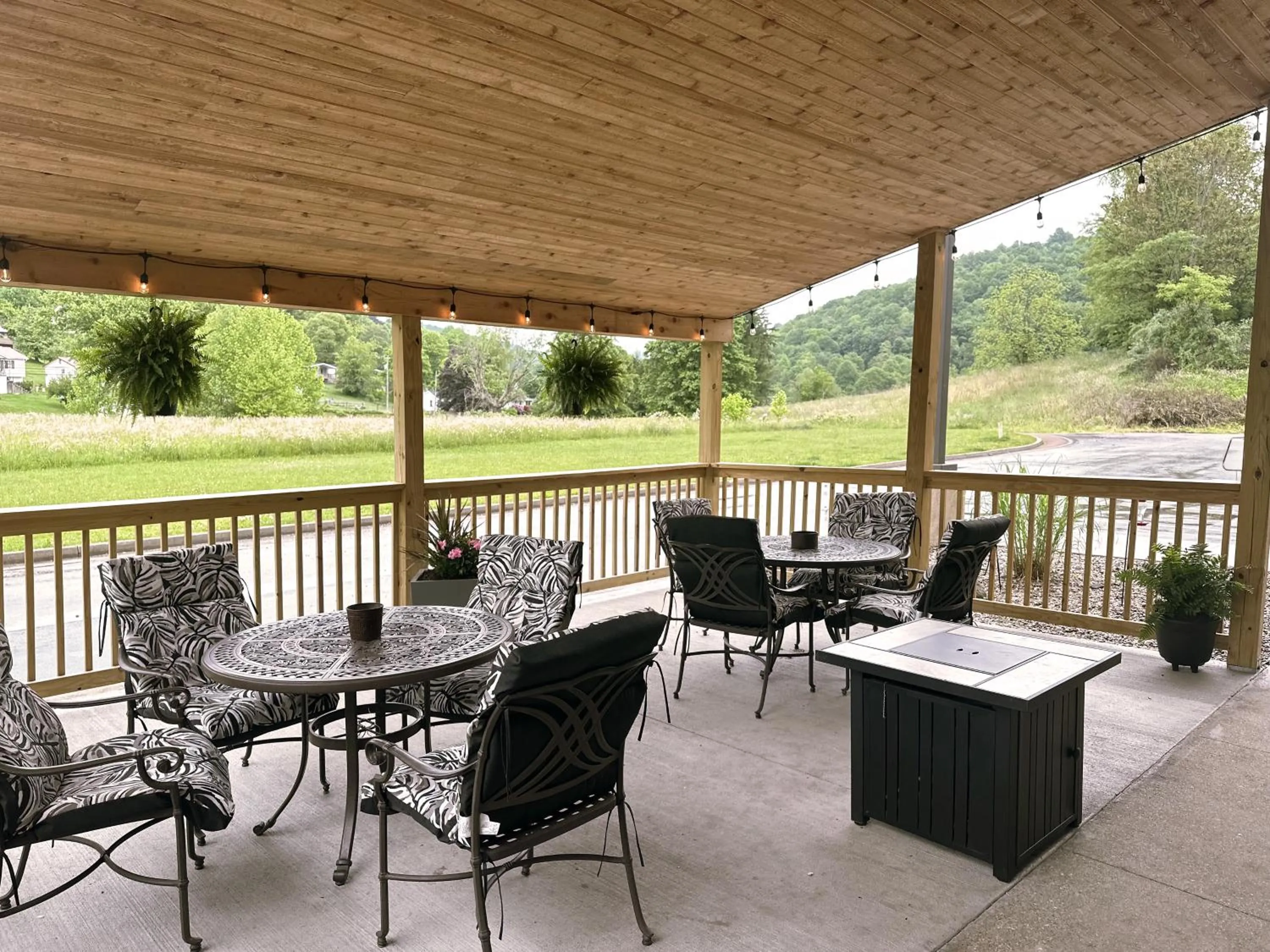 Patio in Holiday Inn Express Hotel & Suites Weston by IHG