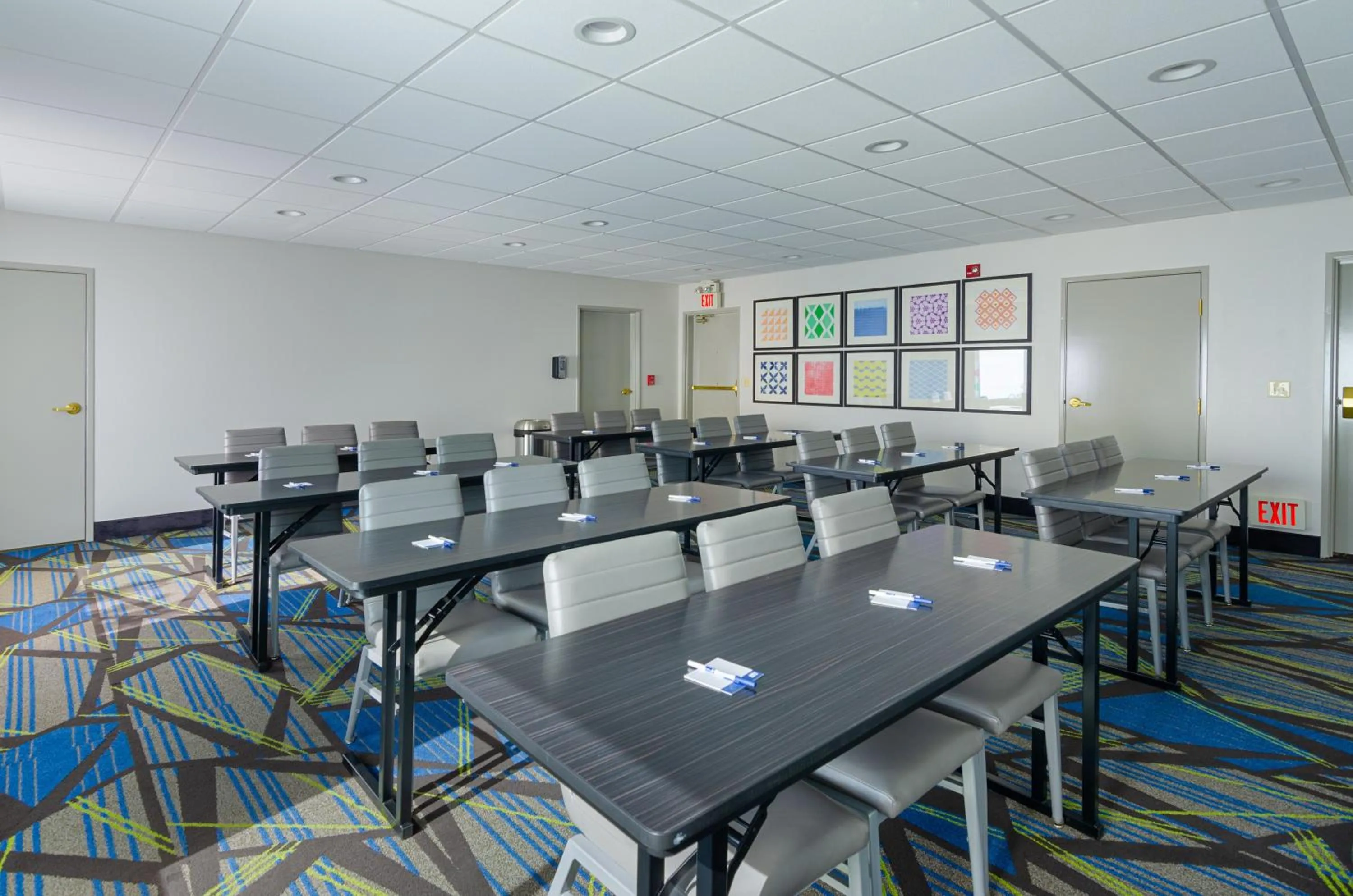 Meeting/conference room in Holiday Inn Express Hotel & Suites Weston by IHG
