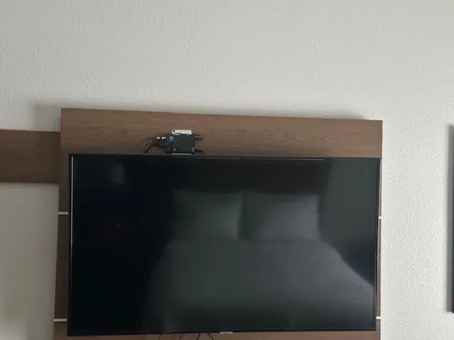 TV and multimedia in Holiday Inn Express Hotel & Suites Weston by IHG